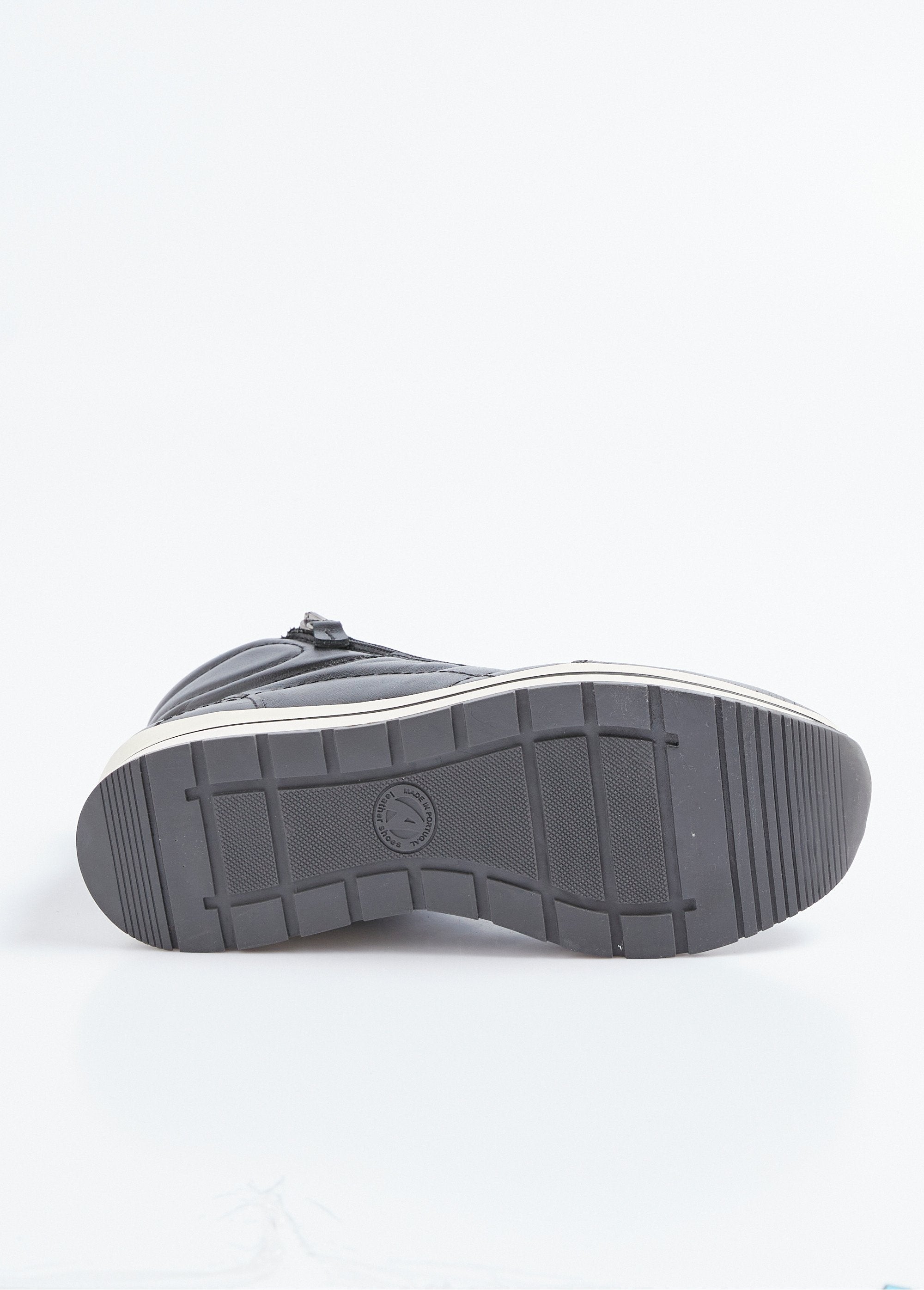 Comfortable_leather_high-top_sneakers_Iridescent_black_UN1_slim