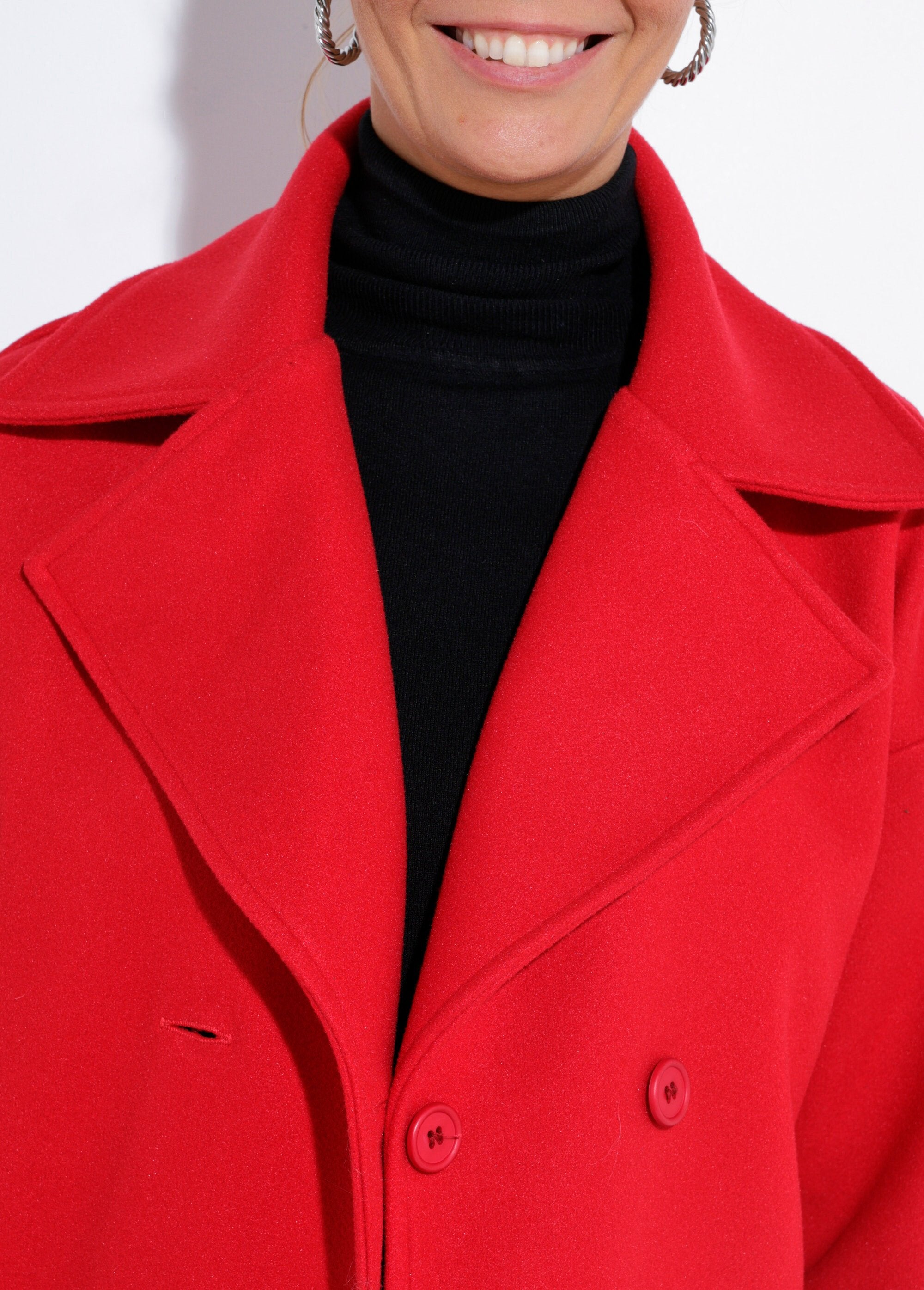Short,_plain_wool-cloth_style_pea_coat_Red_DE1_slim