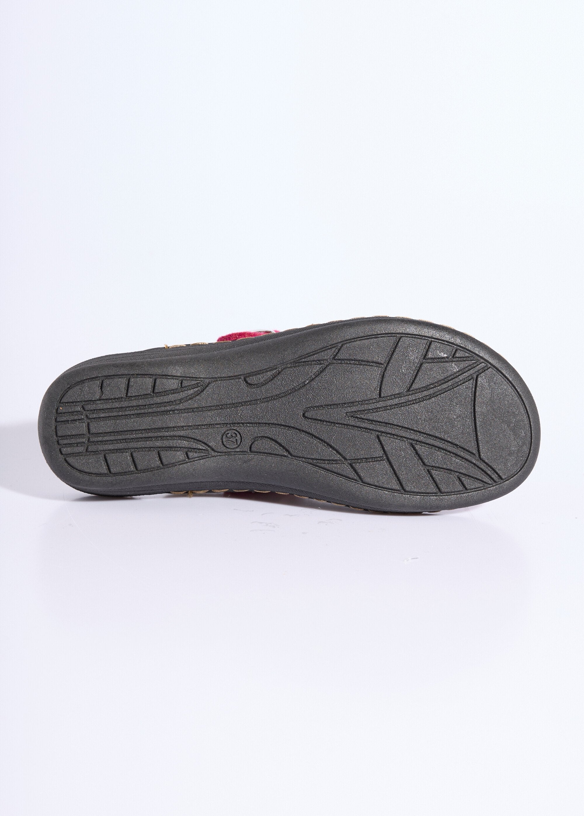 Embroidered_comfort_width_mule_slippers_Beige_and_burgundy_UN1_slim