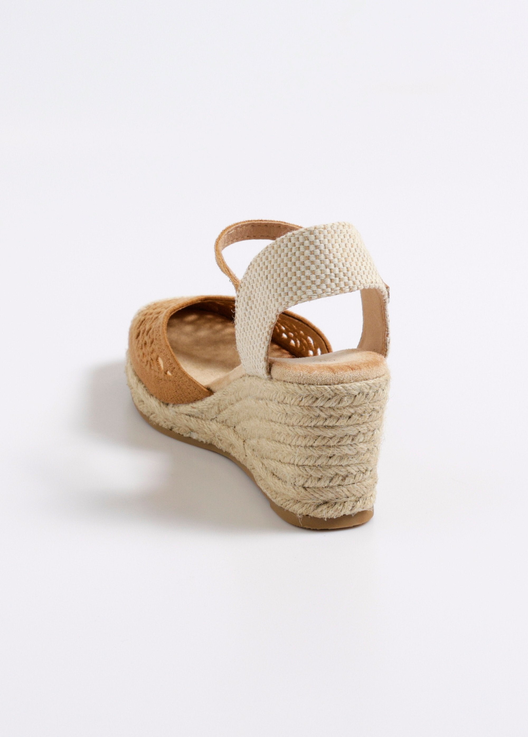 Openwork_flower_wedge_espadrilles_camel_DO1_slim