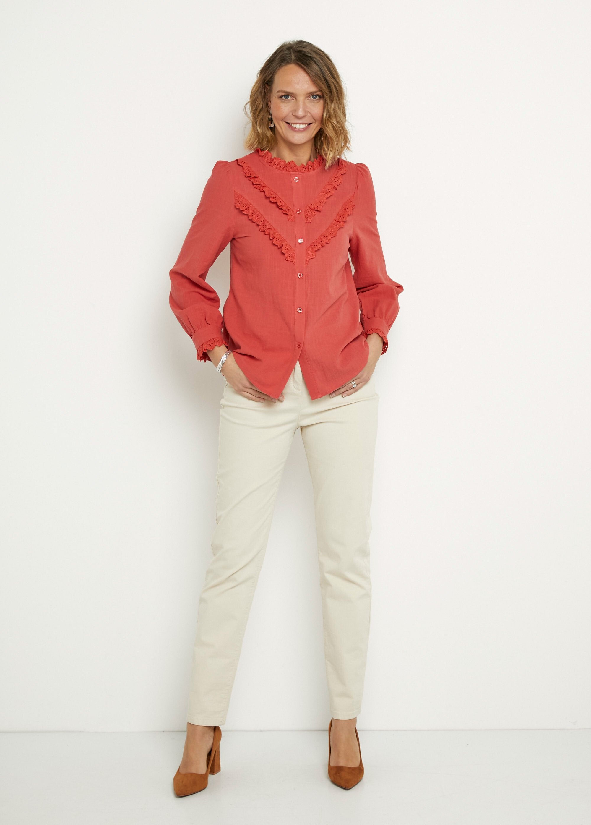 Buttoned_blouse_with_English_embroidery_details_Paprika_SF1_slim