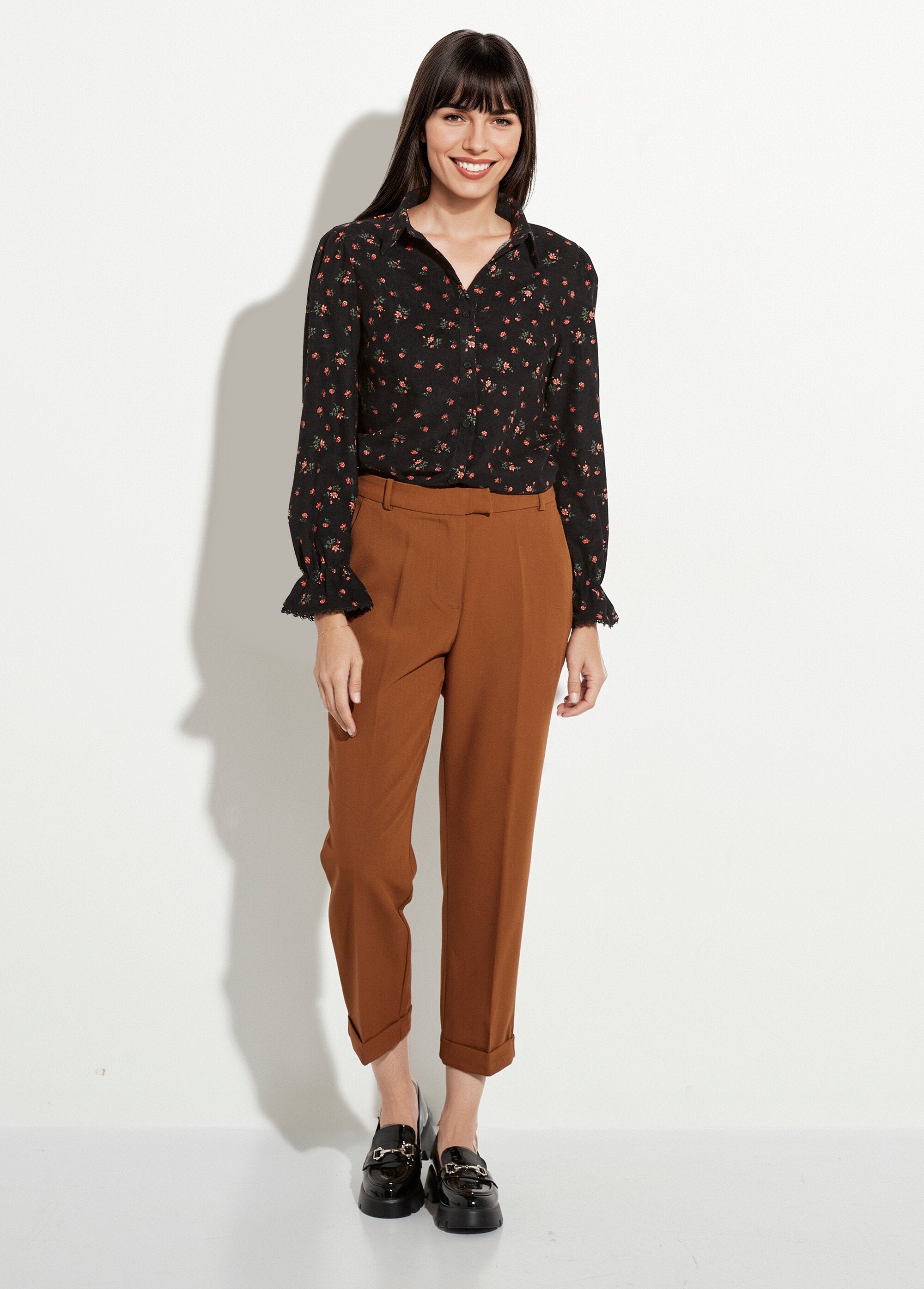 Corduroy_blouse_with_rose_pattern_Black_prints_SF1_slim