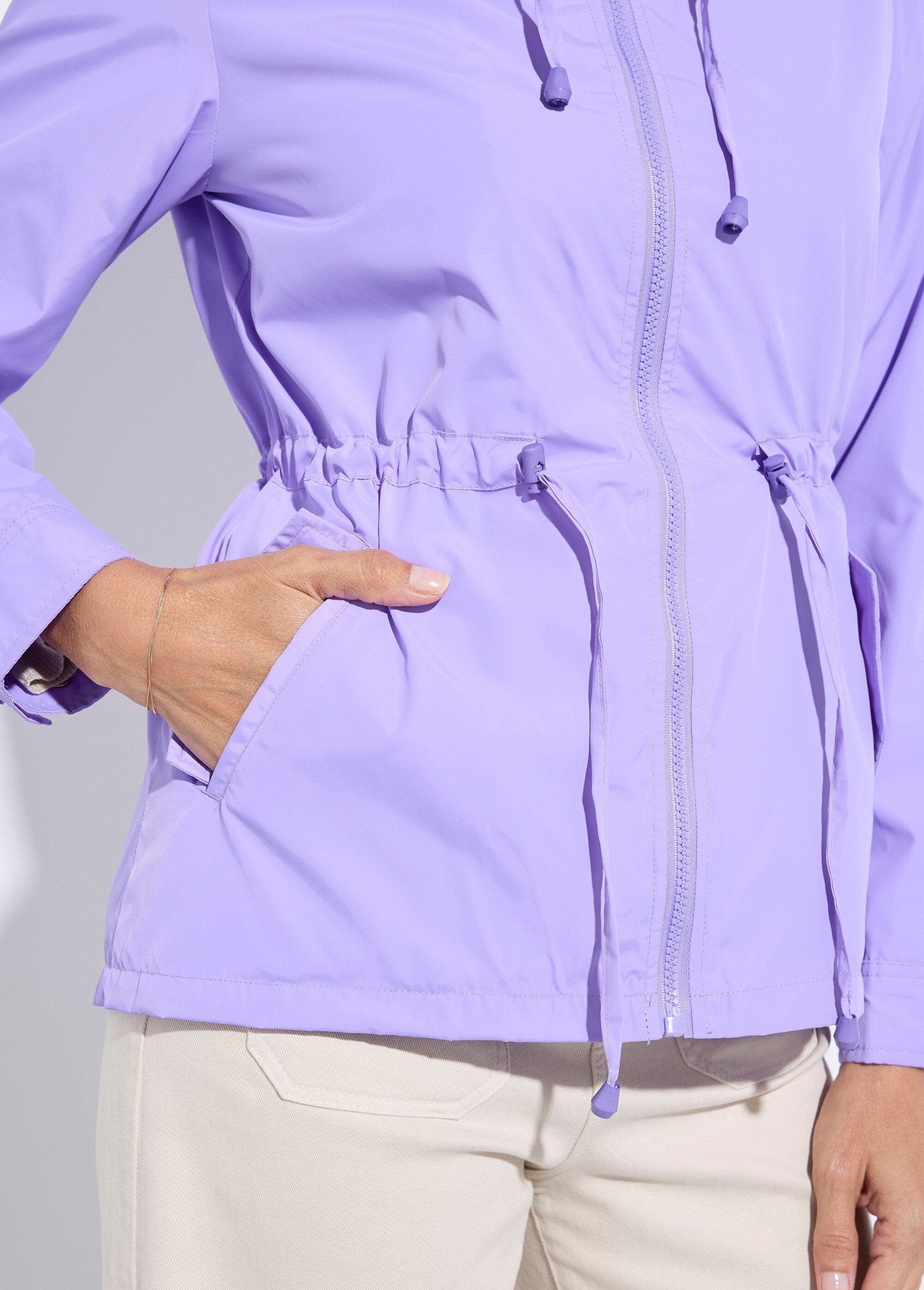 Windbreaker_with_hood_and_fitted_waist_Parma_DE2_slim