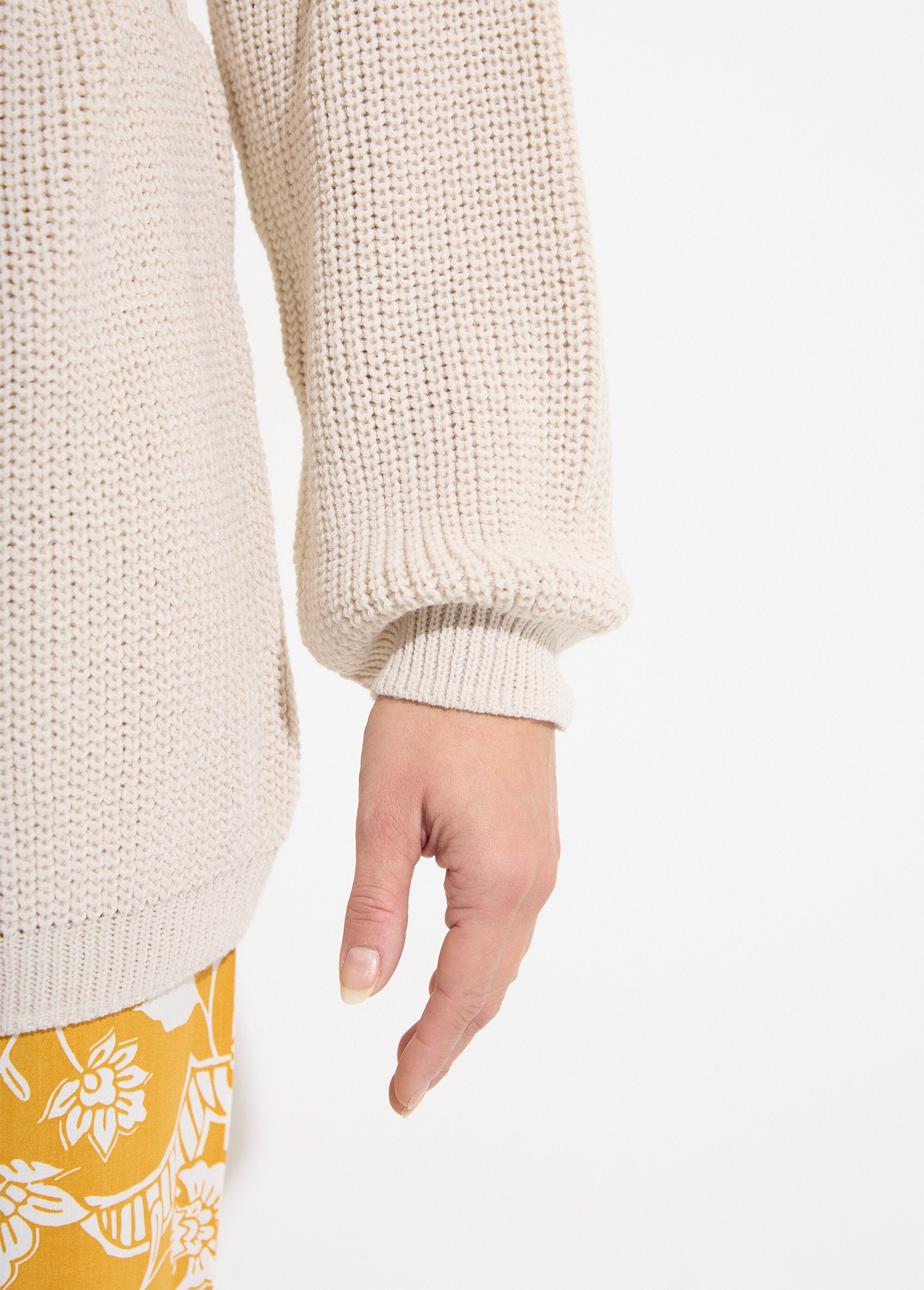 Long,_plain,_edge-to-edge_beaded_knit_cardigan_String_DE3_slim