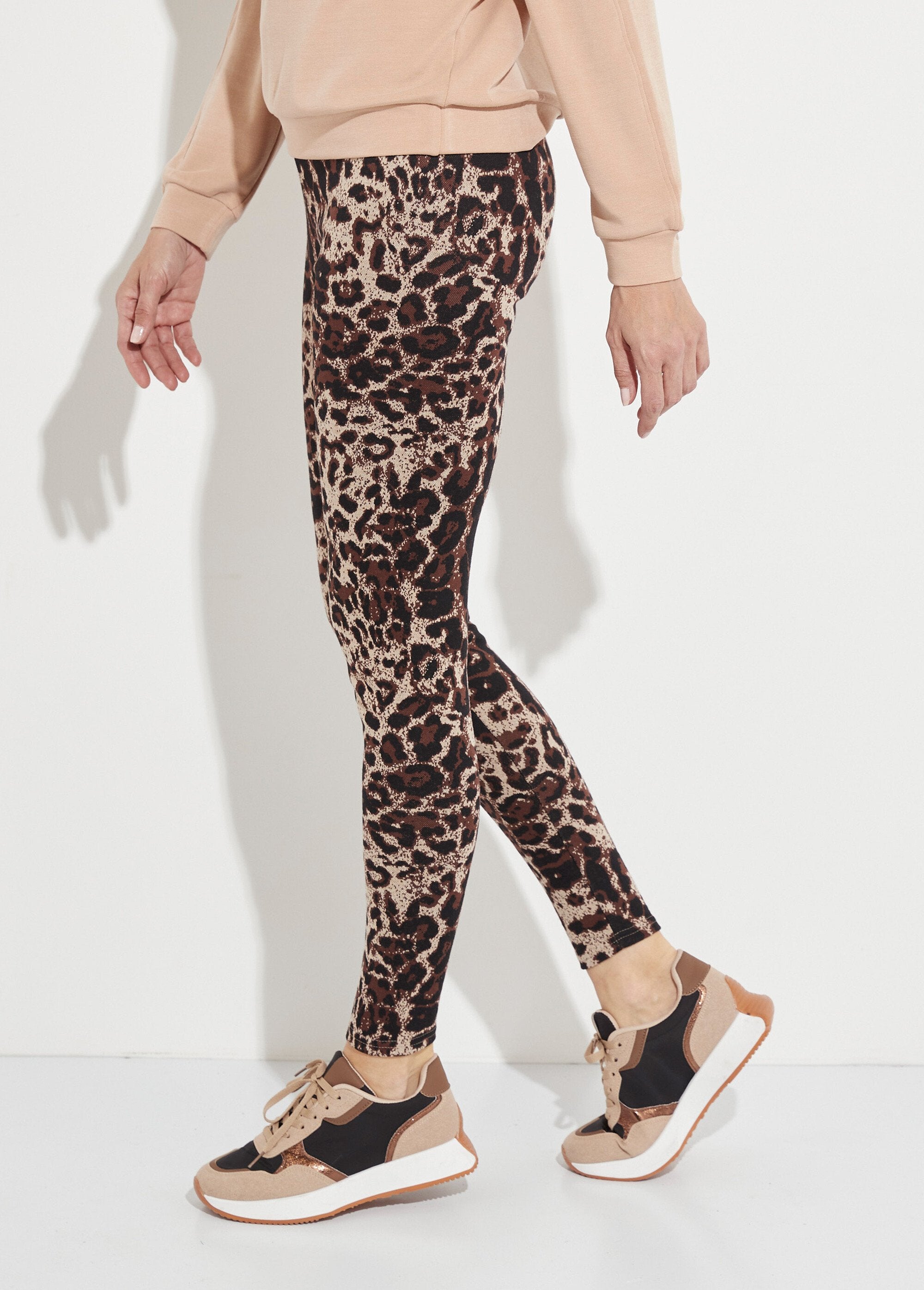 Jacquard_animal_skin_leggings_with_elasticated_waistband_Beige_and_black_GA1_slim