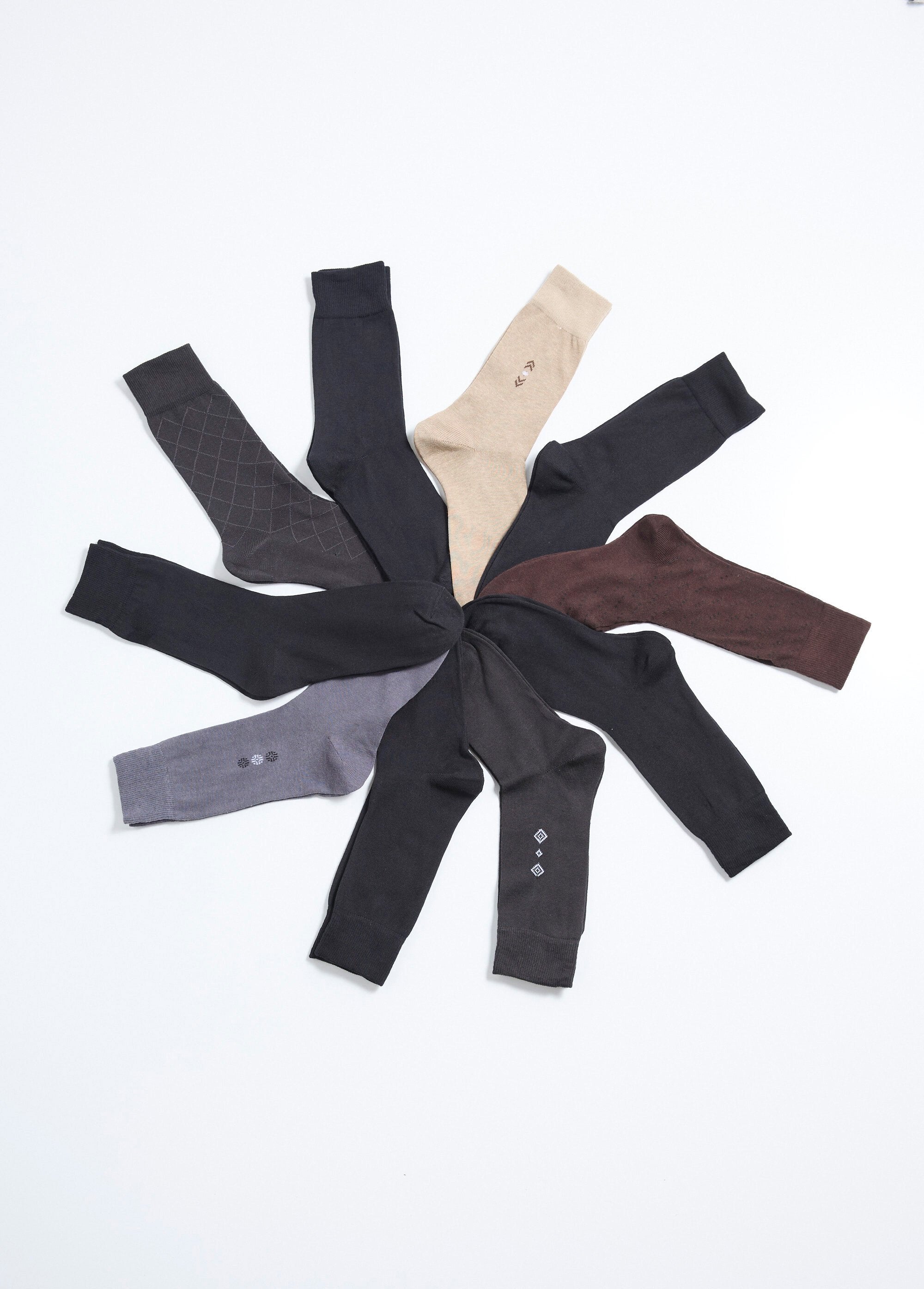 Pack_of_10_plain_and_patterned_socks_Black_matching_FA1_slim