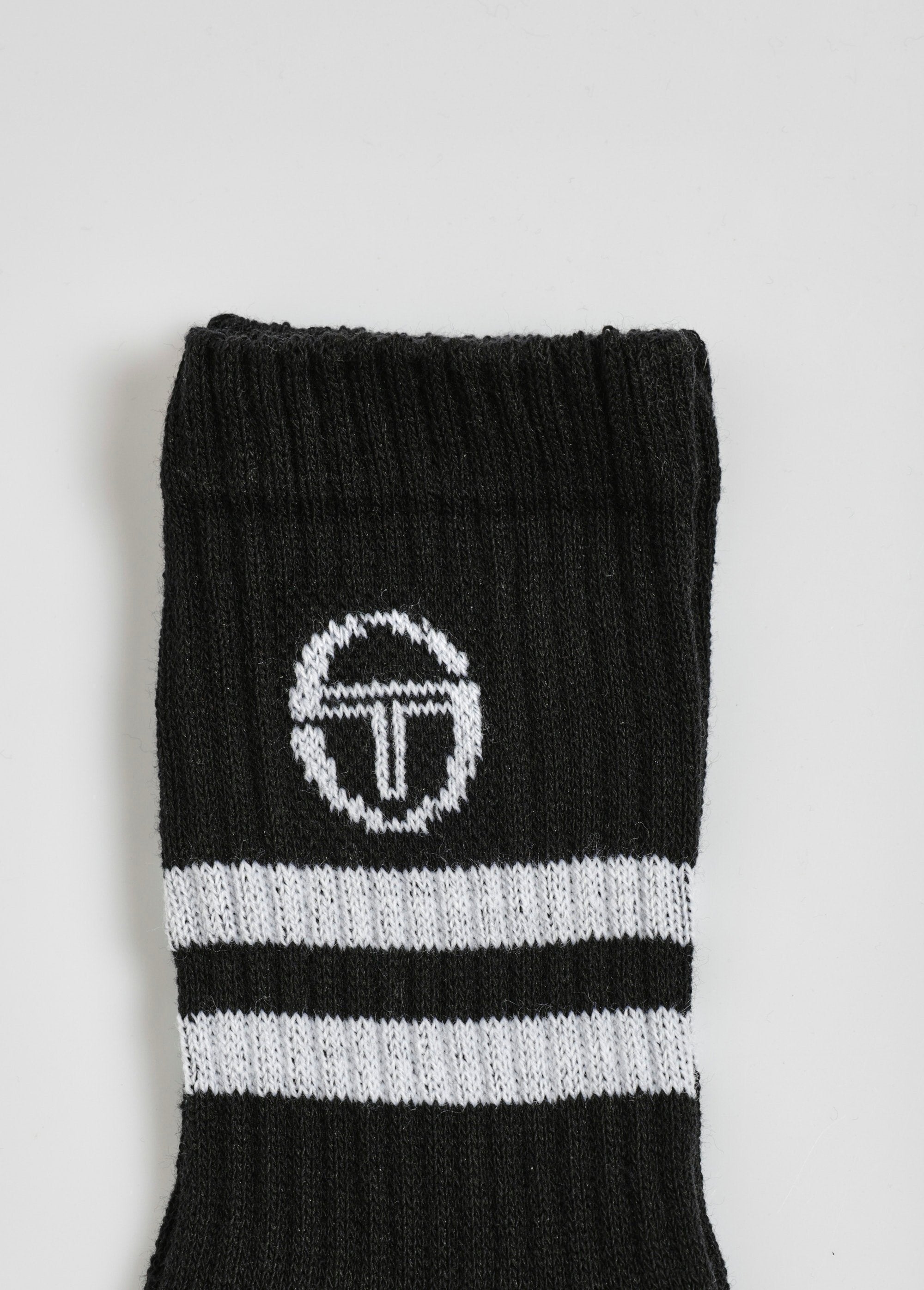 Pack_of_3_assorted_socks_Black_DE4_slim