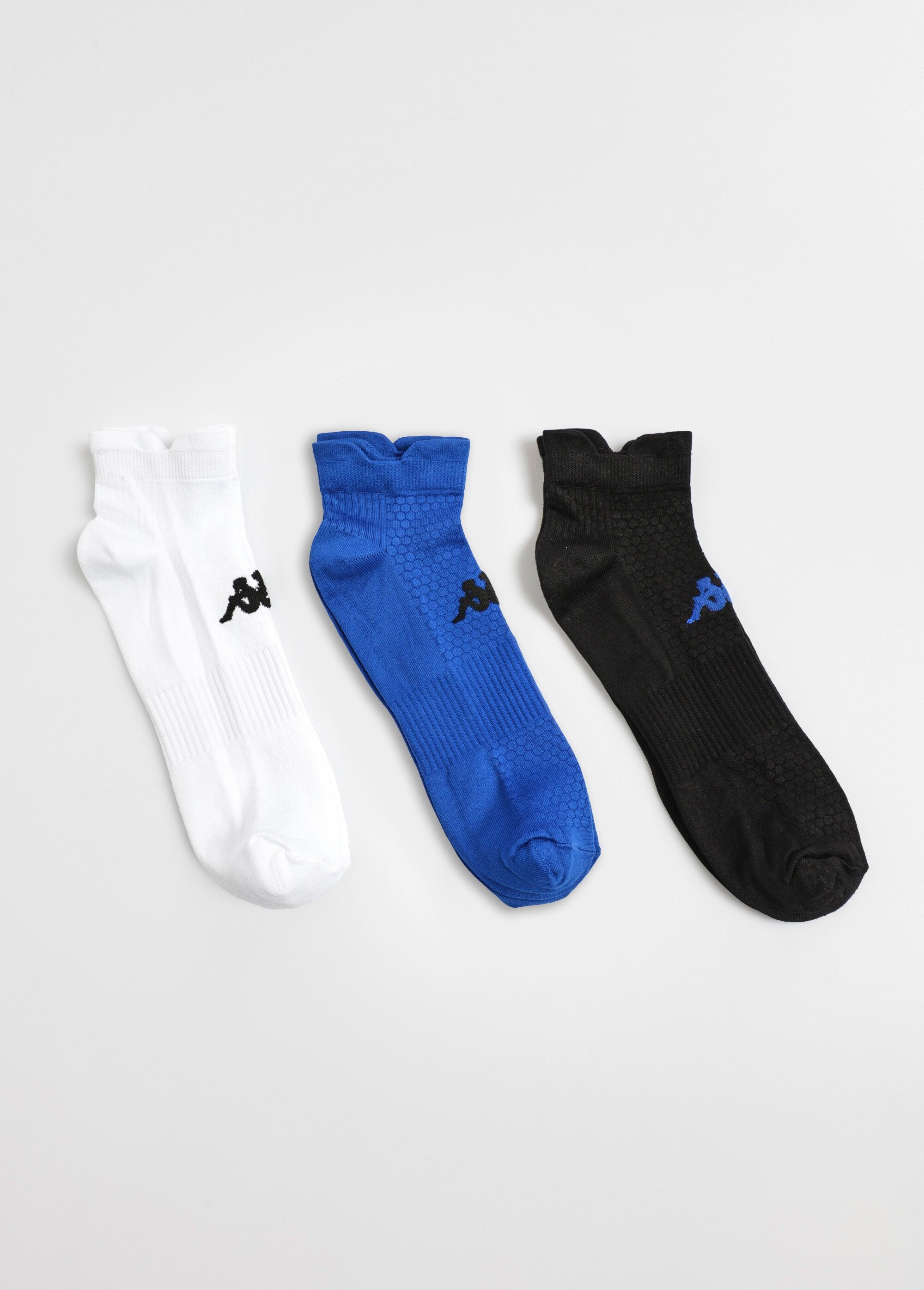 Set_of_3_socks,_various_models_Blue_and_black_and_white_DE1_slim