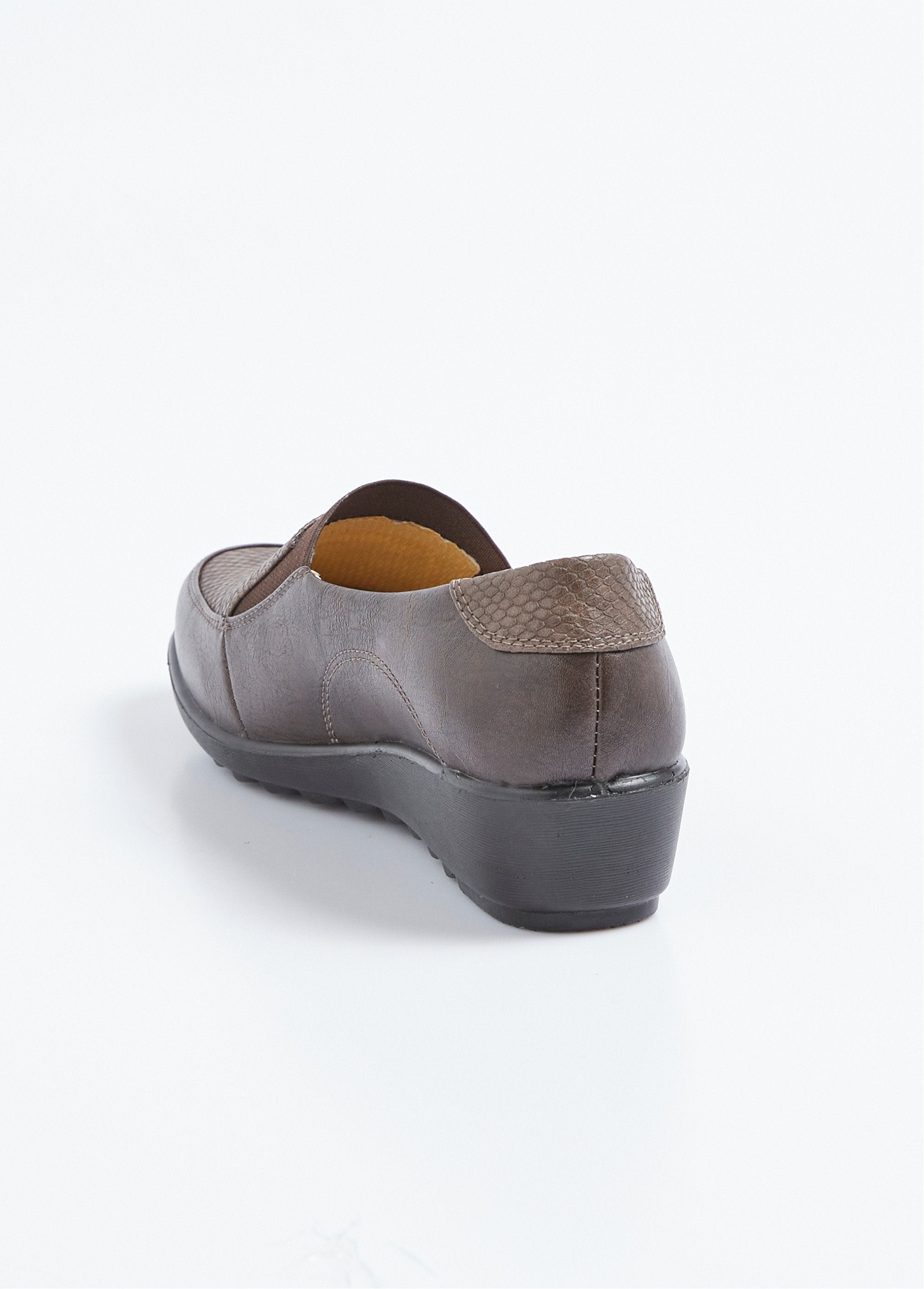 Wide_width_elasticated_leather_wedge_loafers_Brown_DO1_slim