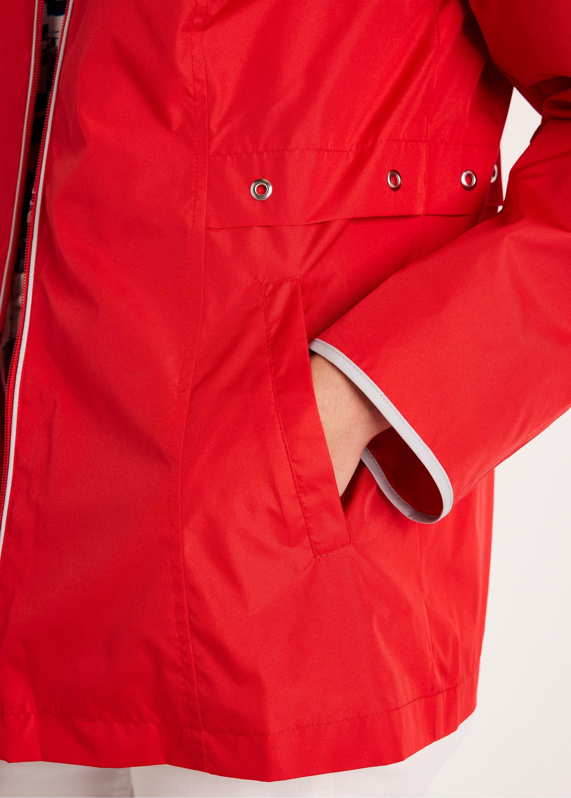 Lightweight_zip-up_short_parka_with_hood_Red_DE2_slim