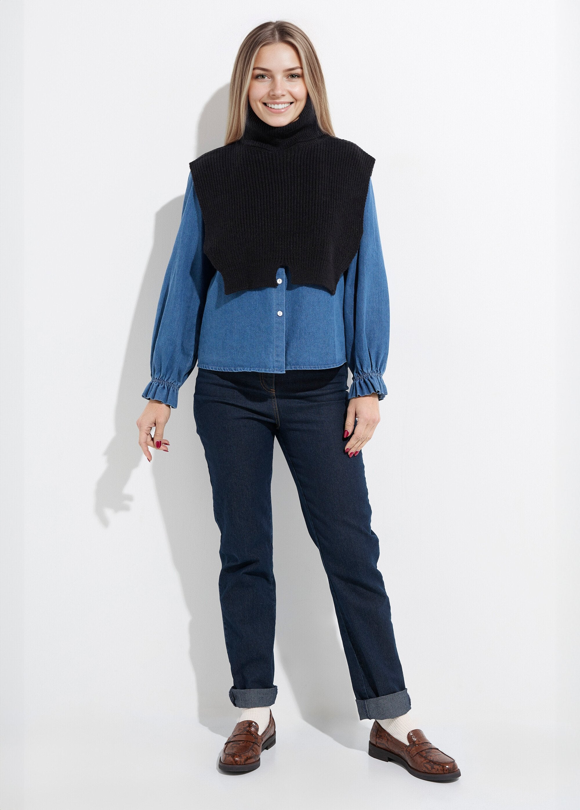 Warm_knitted_turtleneck_bib_Black_SF1_slim