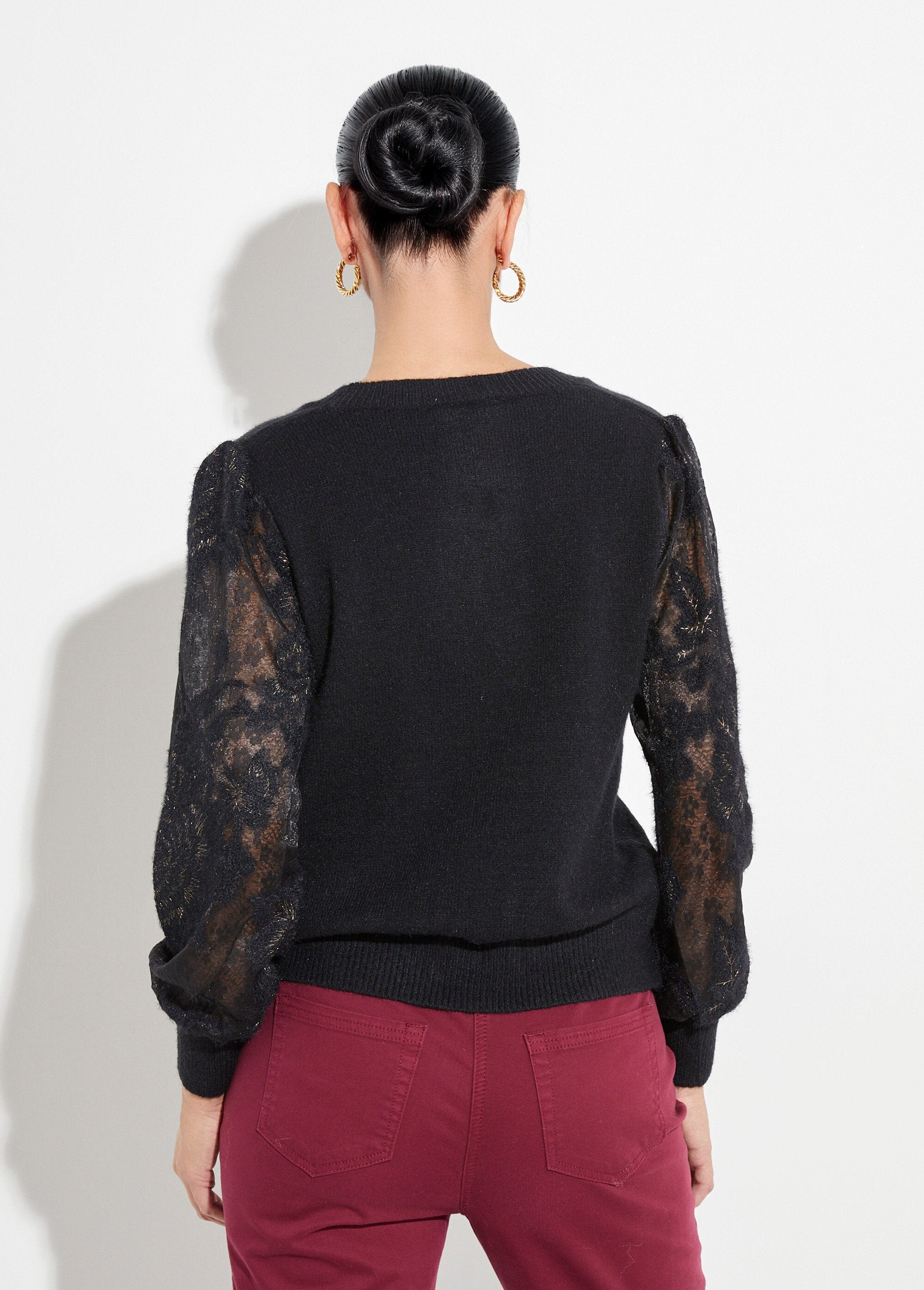 V-neck_knit_sweater_with_lace_sleeves_Black_DO1_slim