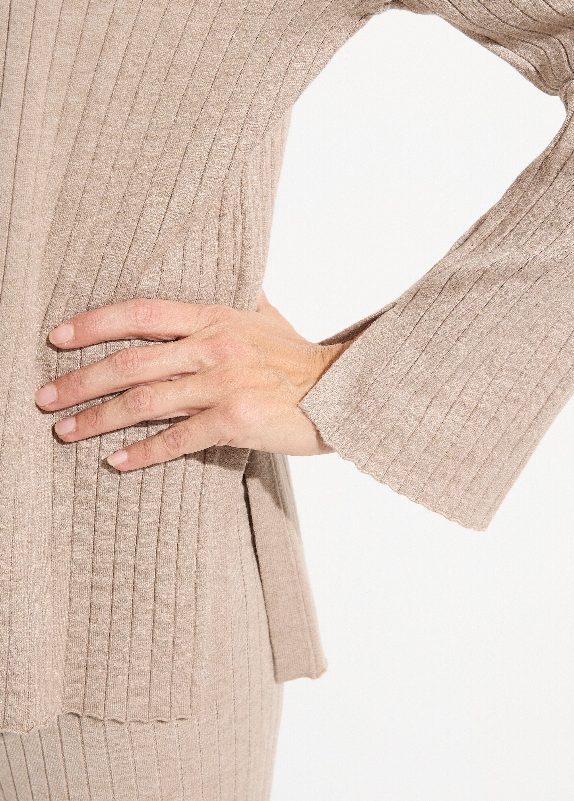 Comfort_sweater_with_flat_rib_knit_Beige_DE1_slim