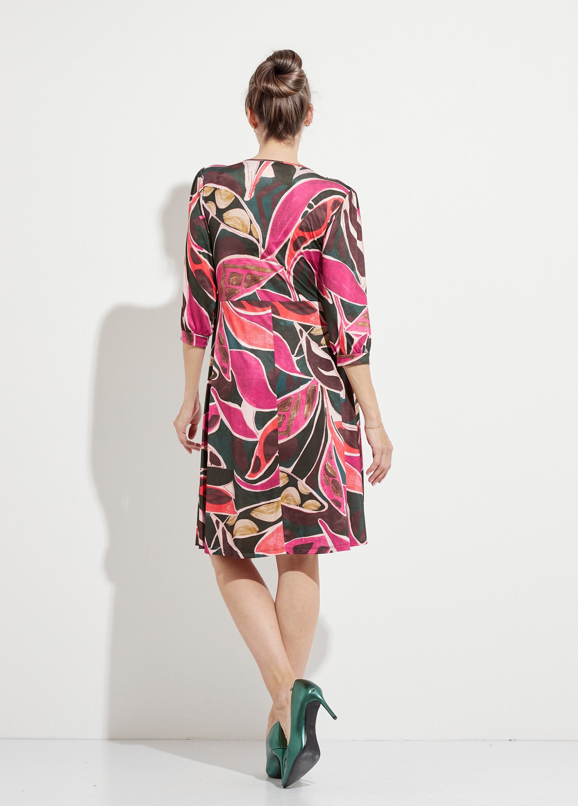 Short,_flared_wrap_dress_with_3/4_sleeves_Multicolor_DO1_slim