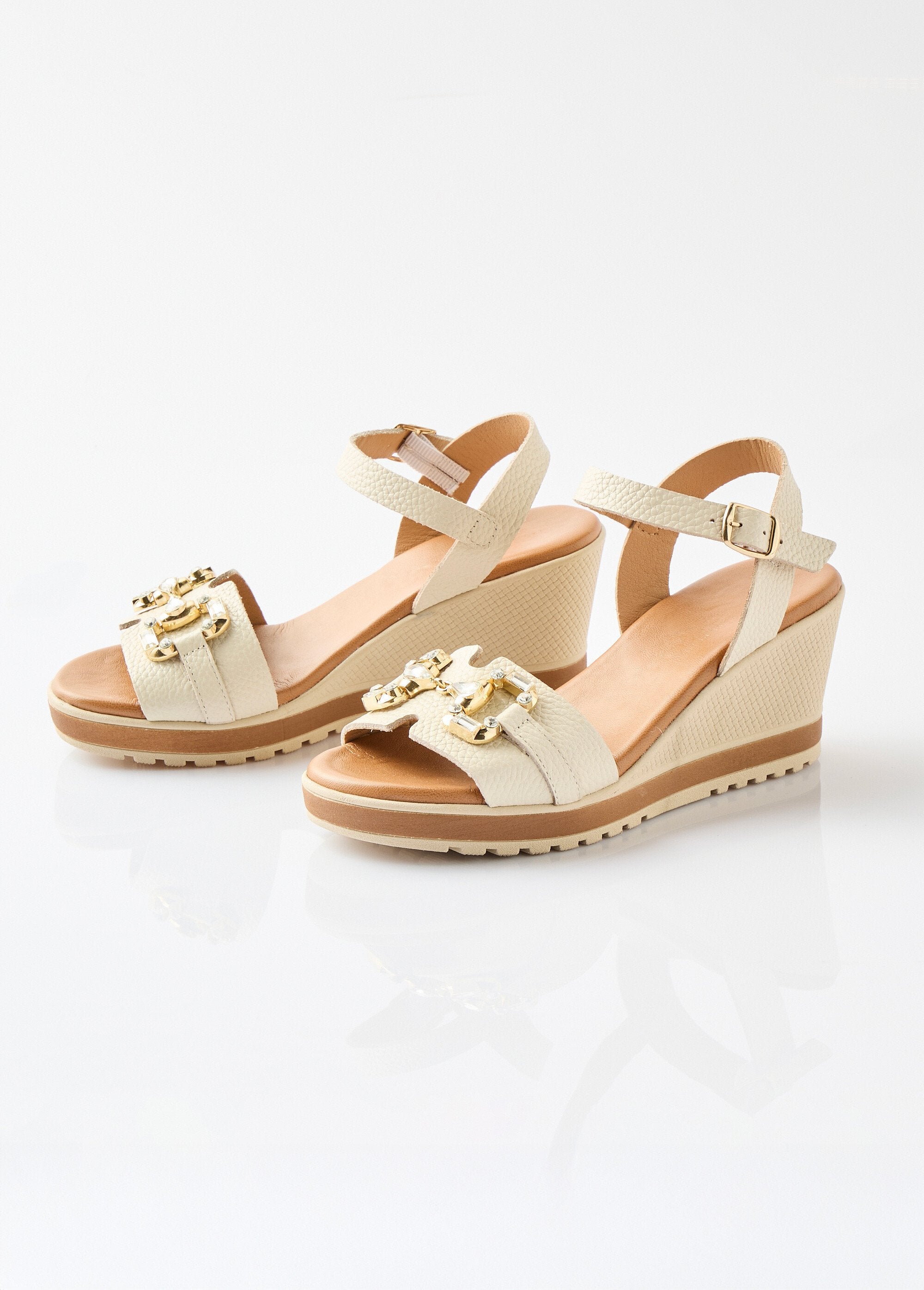 Leather_wedge_sandals,_chic_comfort_width_Beige_DE1_slim