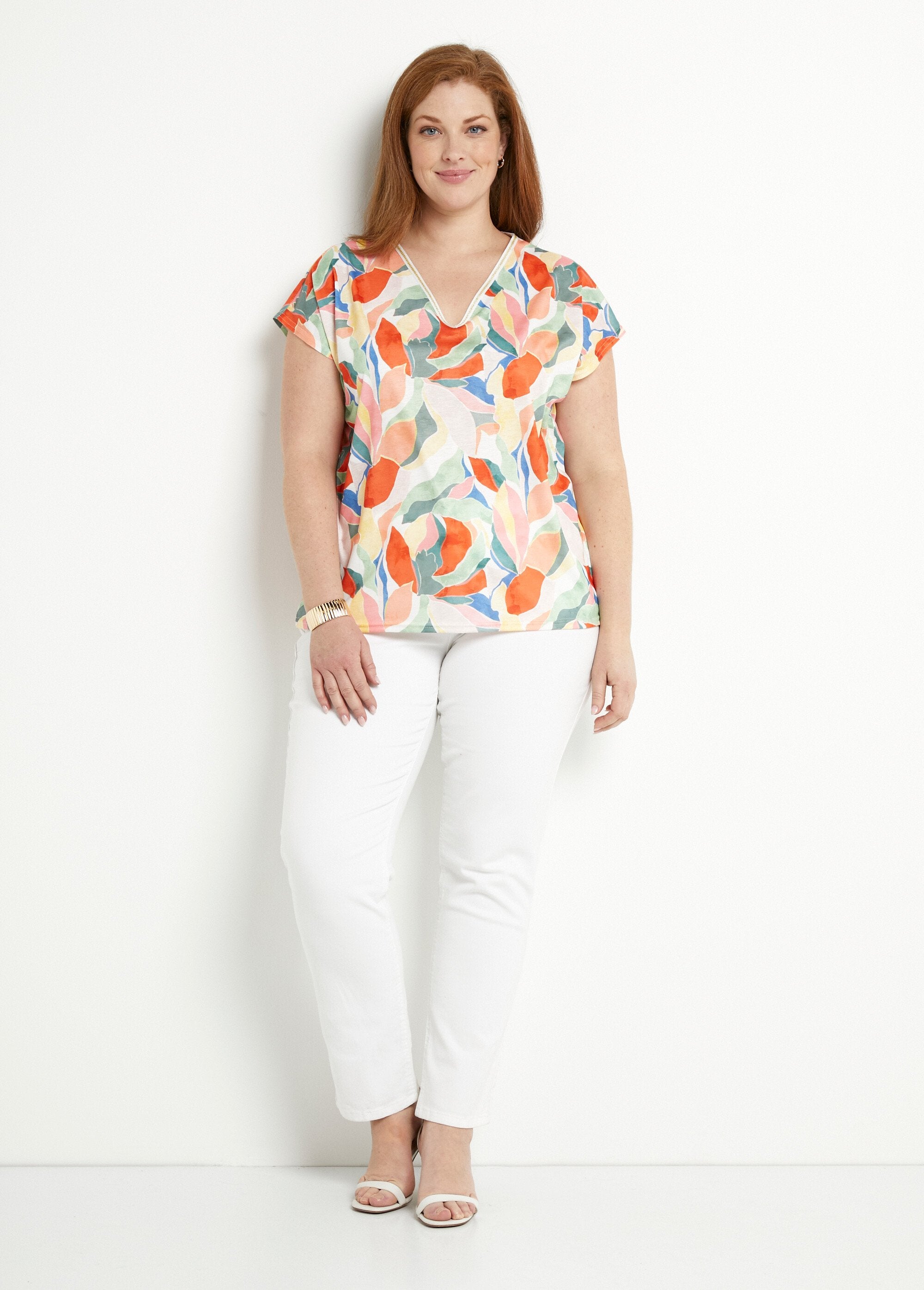 Shiny_printed_V-neck_cropped_t-shirt_Yellow_and_green_SF1_curvy