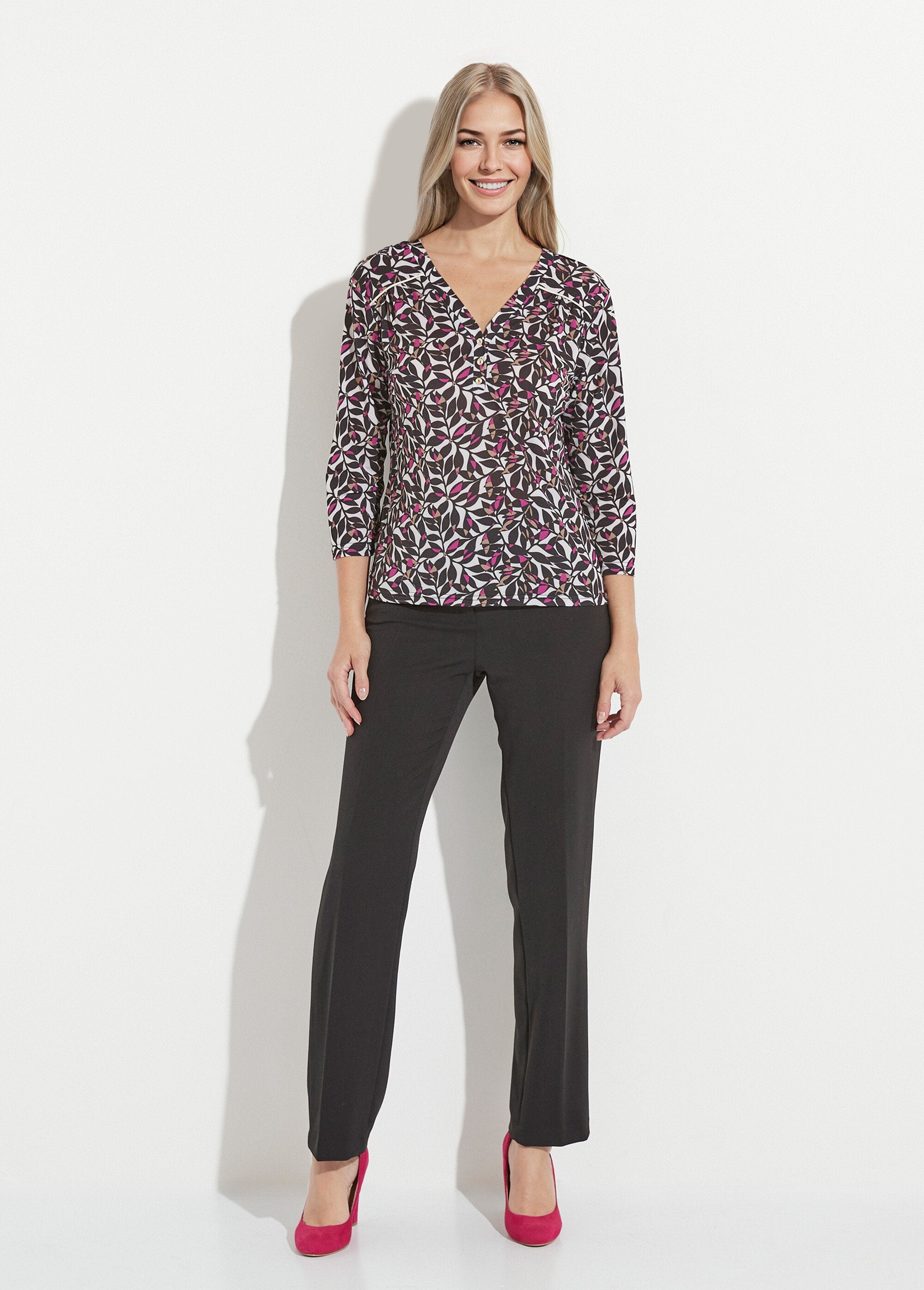 Short_V-neck_T-shirt_with_3/4_sleeves_and_leaf_print_Ecru_and_pink_SF1_slim