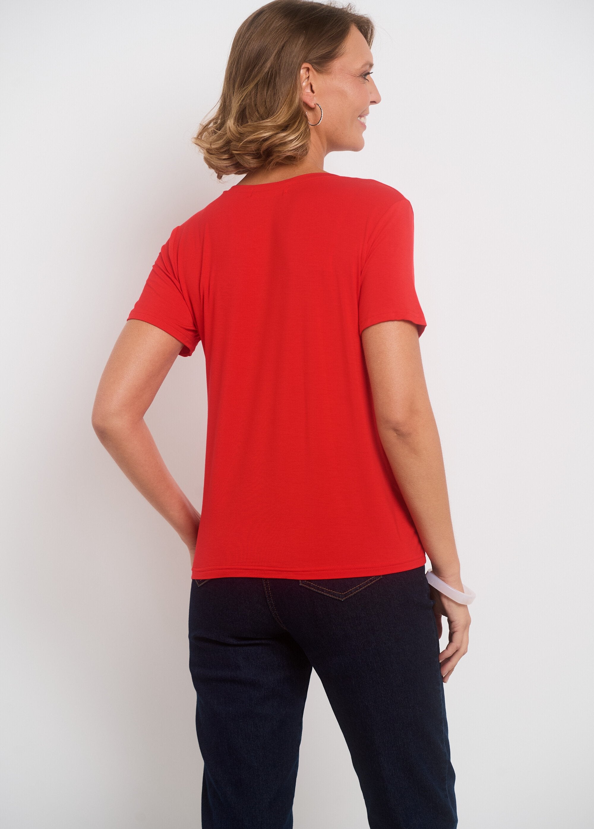 Short-sleeved_V-neck_fluid_t-shirt_Red_DO1_slim