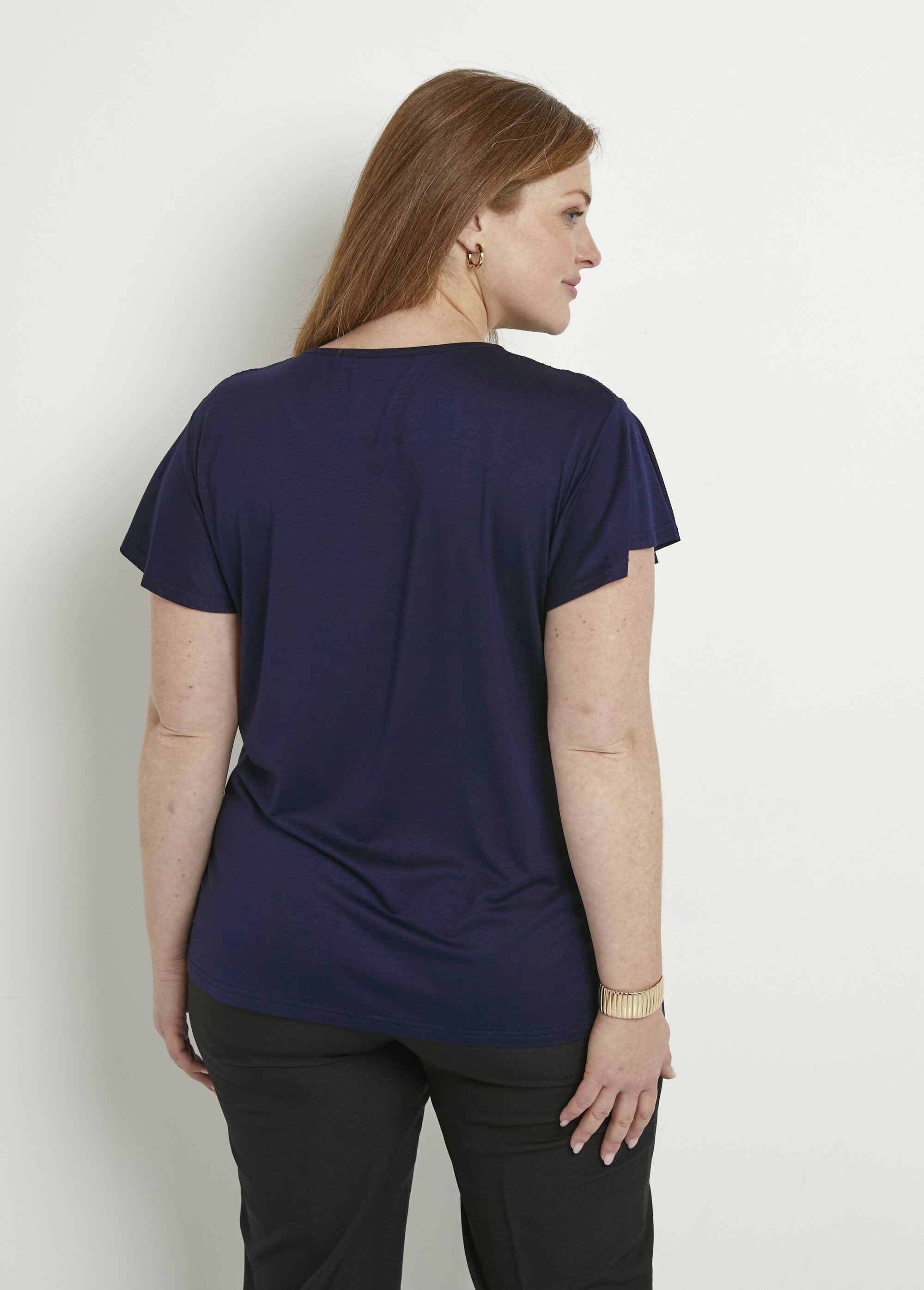 Short-sleeved_lace_t-shirt_Marine_DO1_curvy
