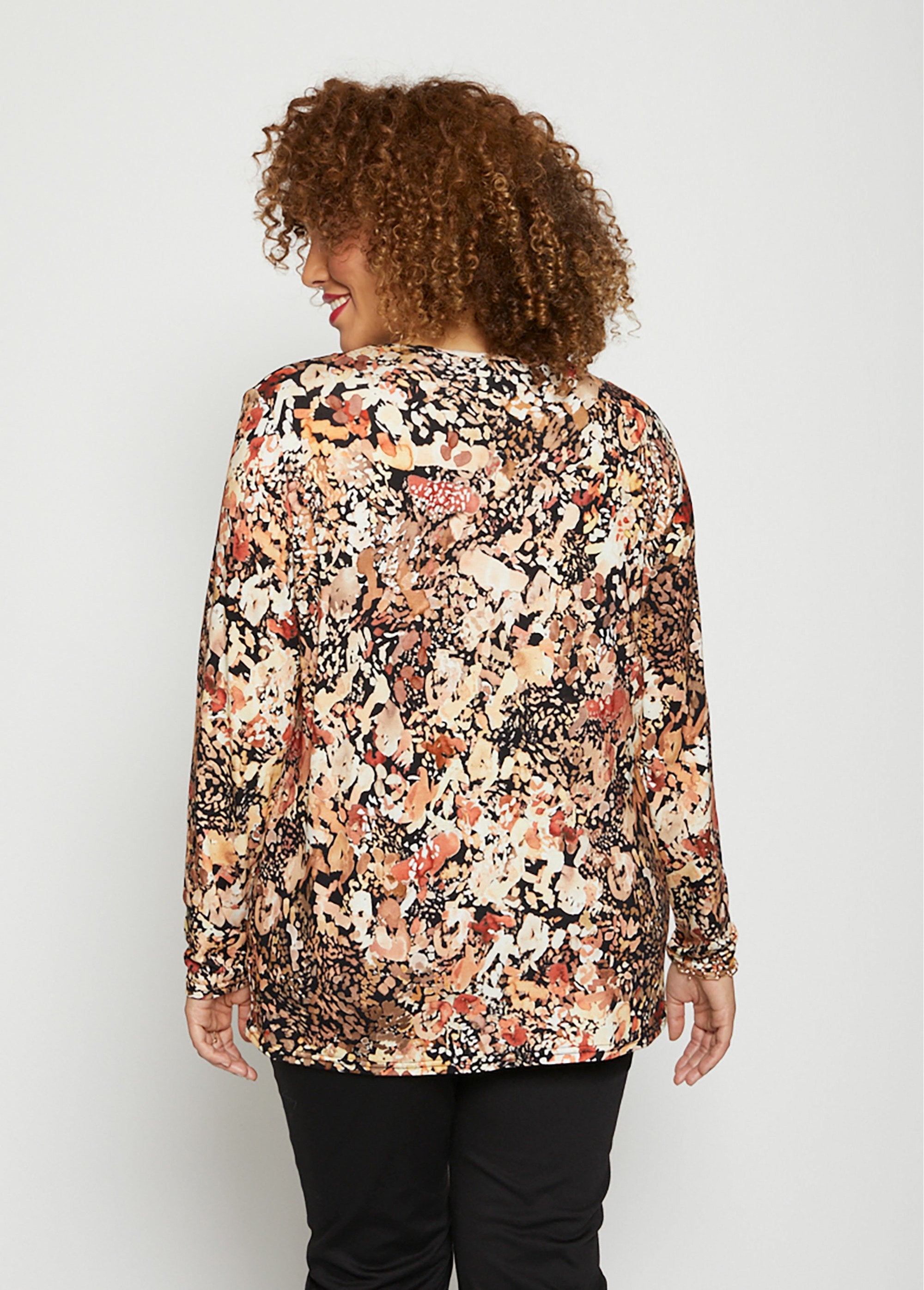 printed_T-shirt,_soft_stretchy_knit_Beige_and_brick_DO1_curvy