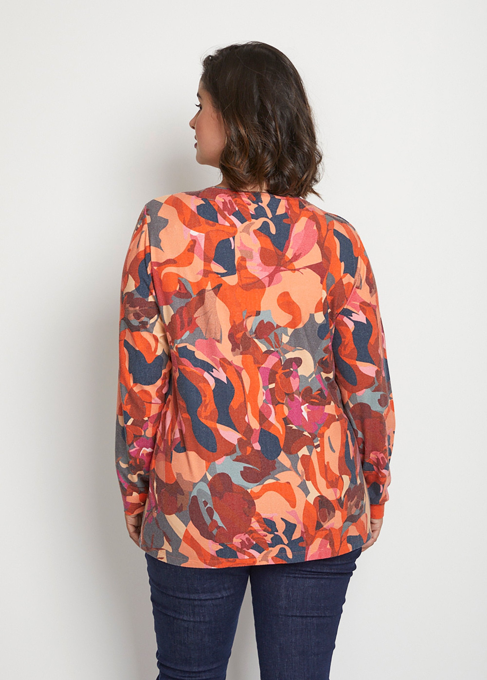 Long-sleeved_printed_T-shirt_Blackcurrant_and_gray_DO1_curvy