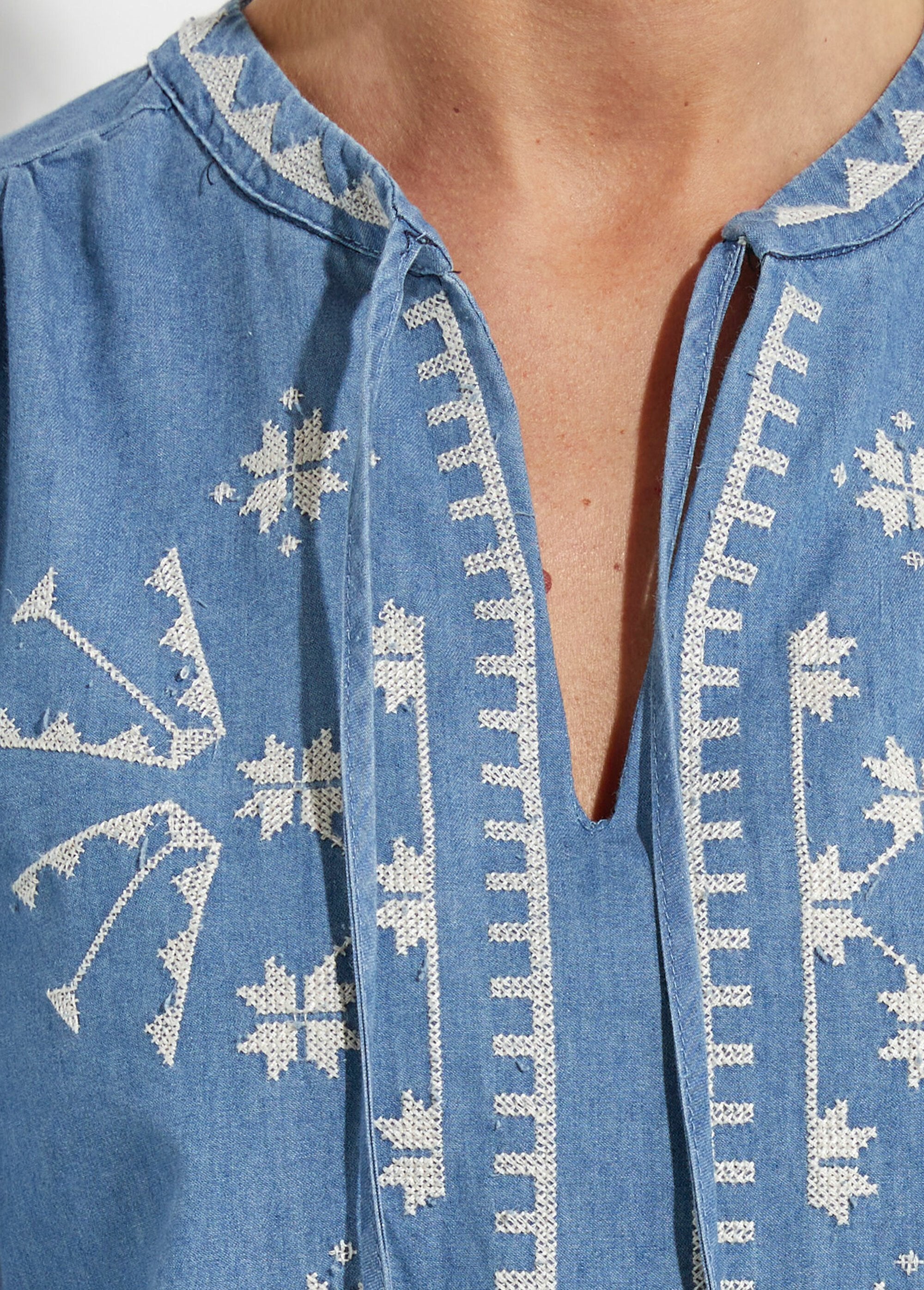 Chambray_blouse_with_cross-stitch_embroidery_Blue_stone_DE2_slim