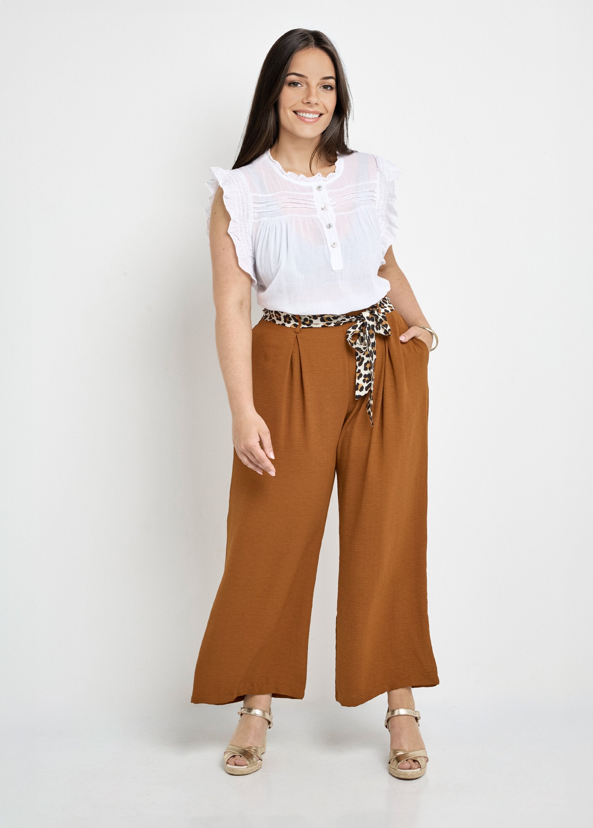 Sleeveless_cotton_voile_blouse_White_SF1_curvy