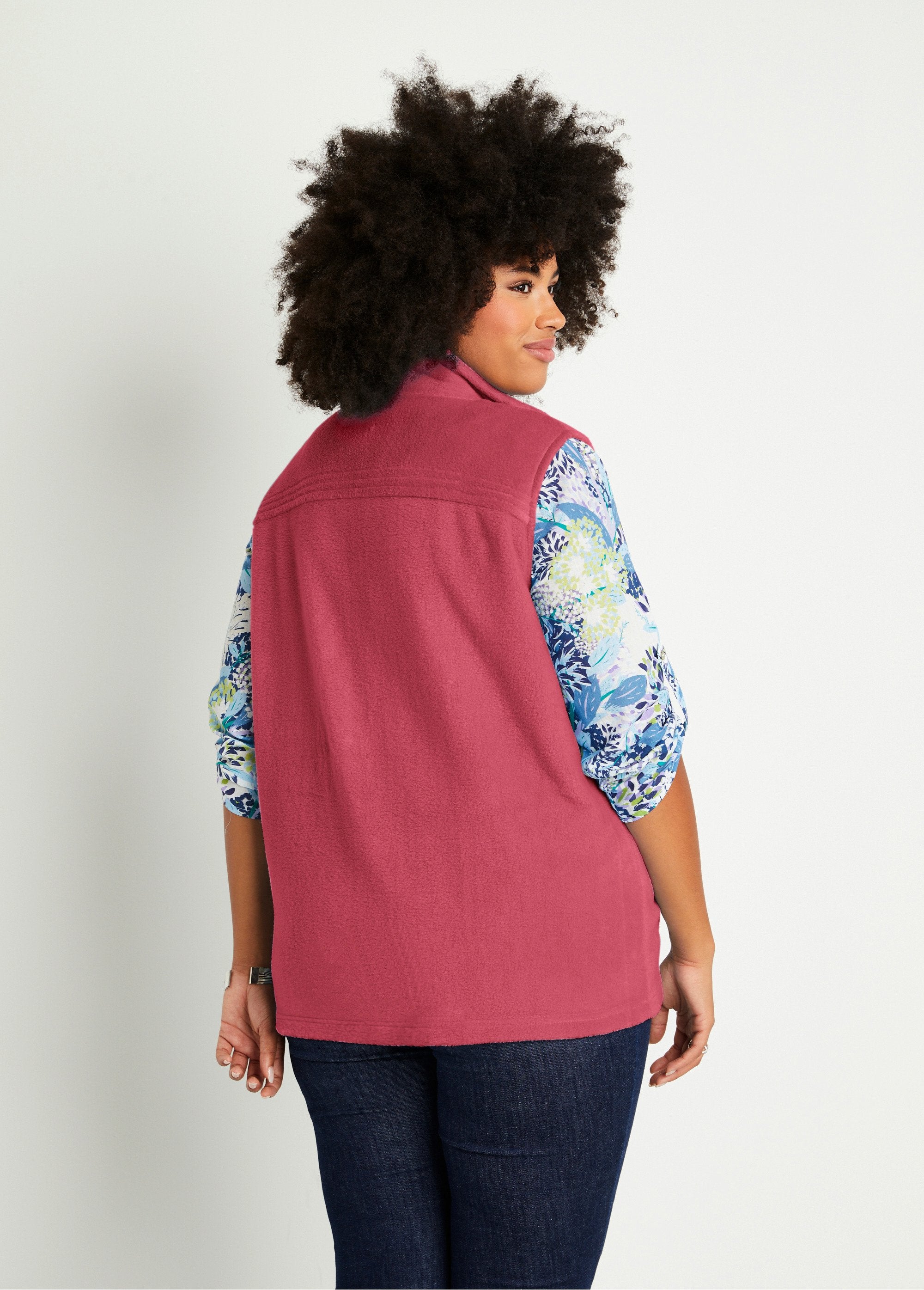 Zipped_sleeveless_fleece_jacket_Raspberry_DO1_curvy