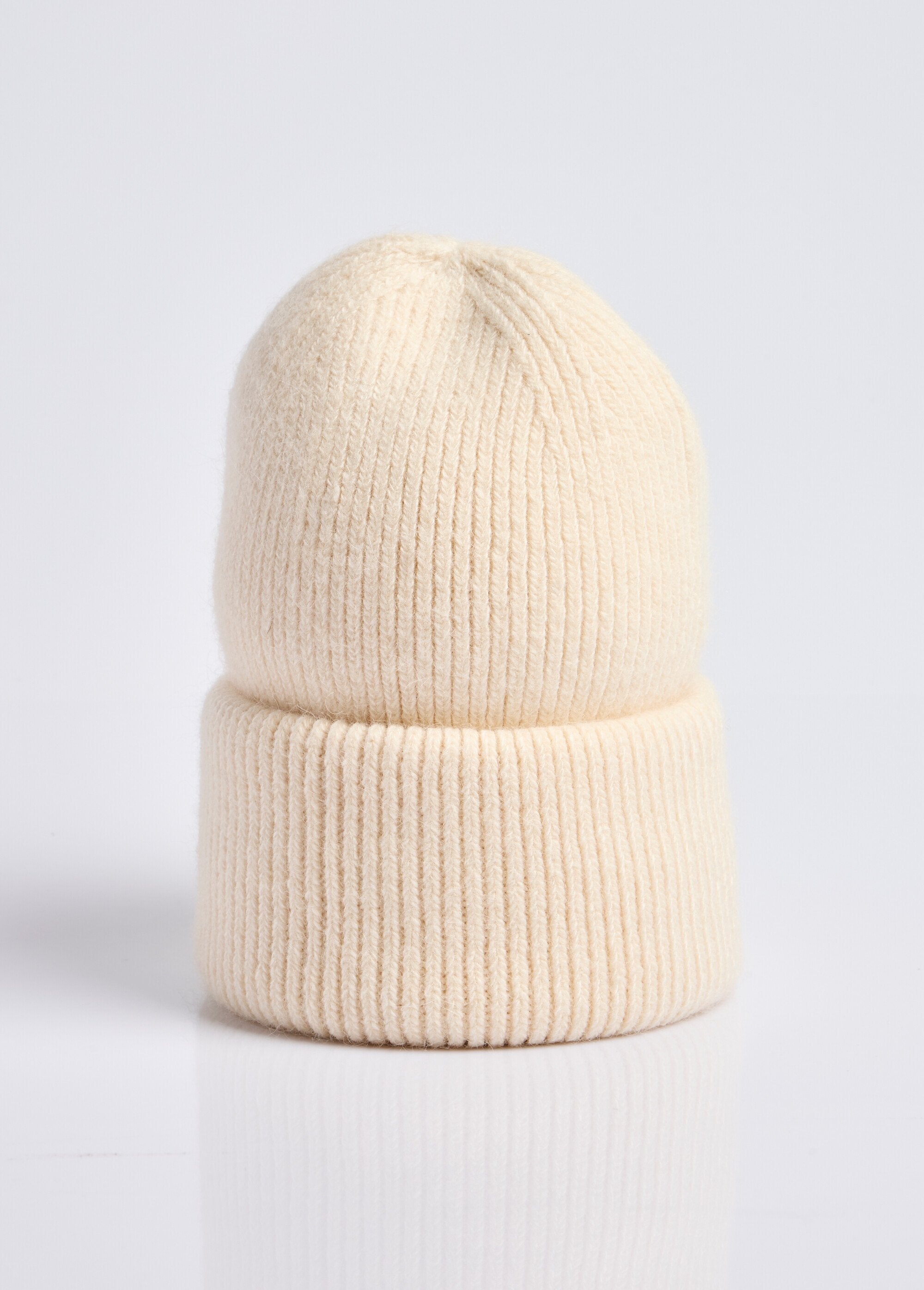 Ribbed_knit_hat_with_angora_Ecru_FA1_slim