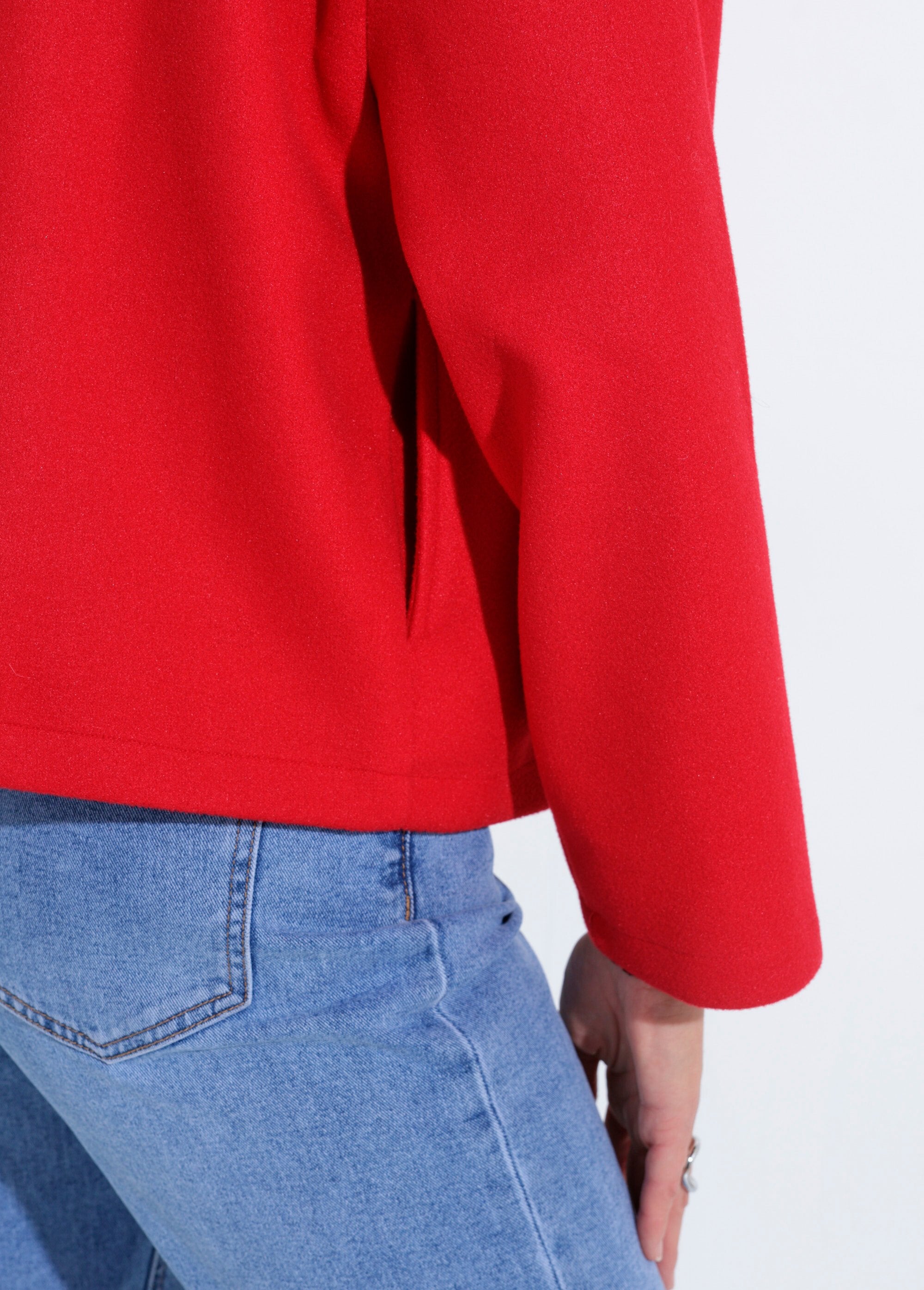 Short,_plain_wool-cloth_style_pea_coat_Red_DE2_slim