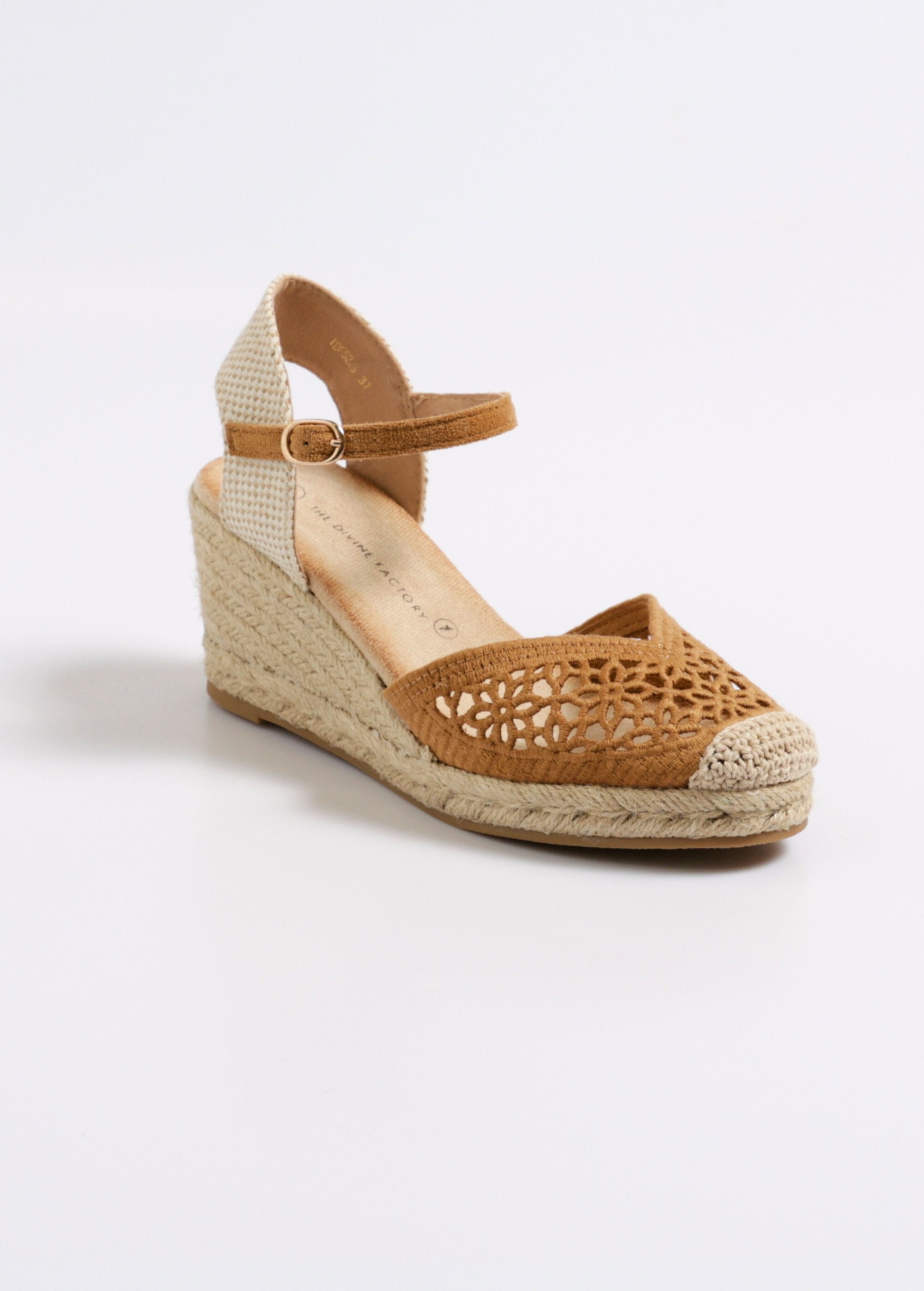 Openwork_flower_wedge_espadrilles_camel_FA1_slim