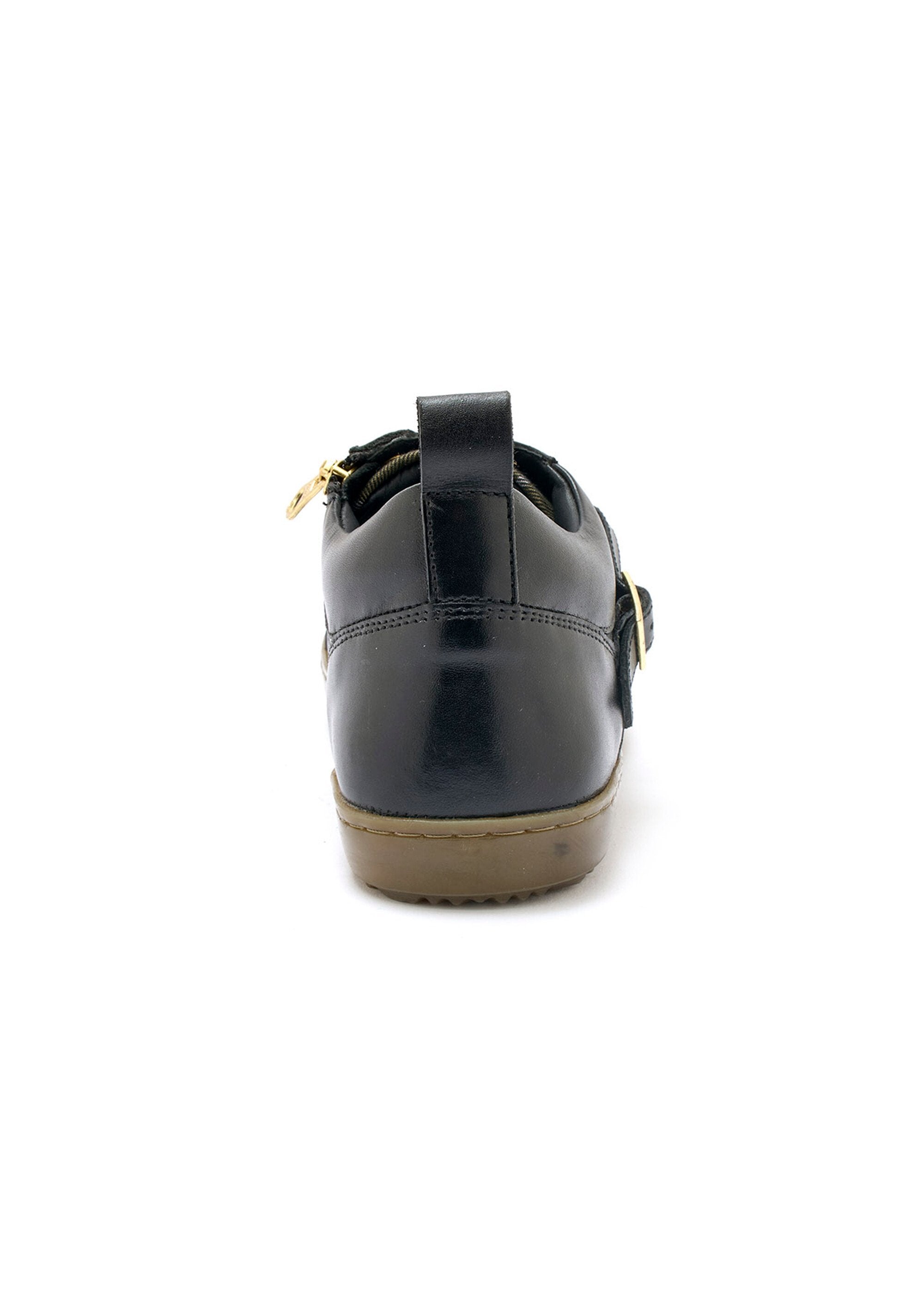 Leather_sneakers_with_buckle_Black_DO1_slim