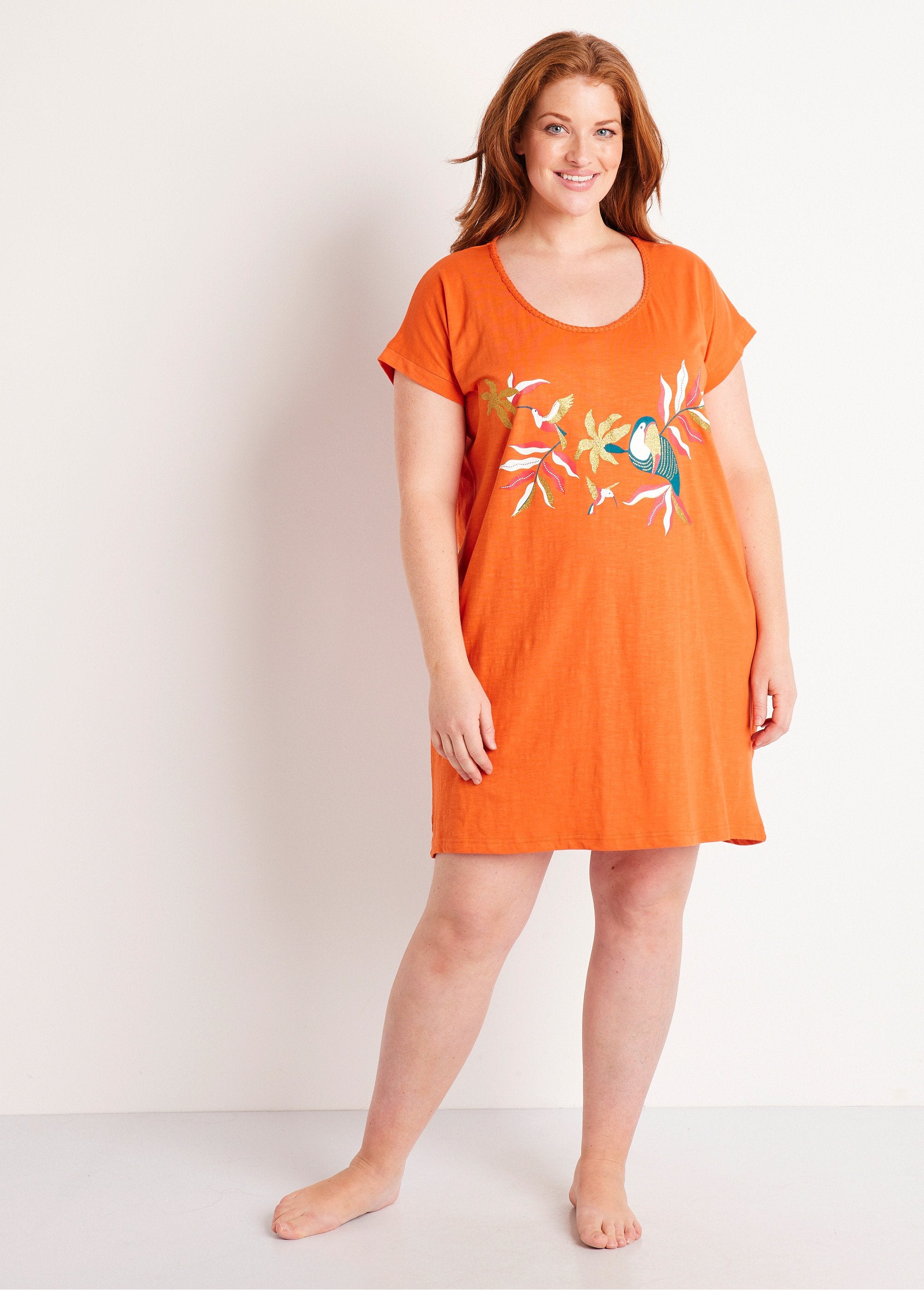 Short_nightgown_with_short_sleeves_Mandarin_FA1_curvy