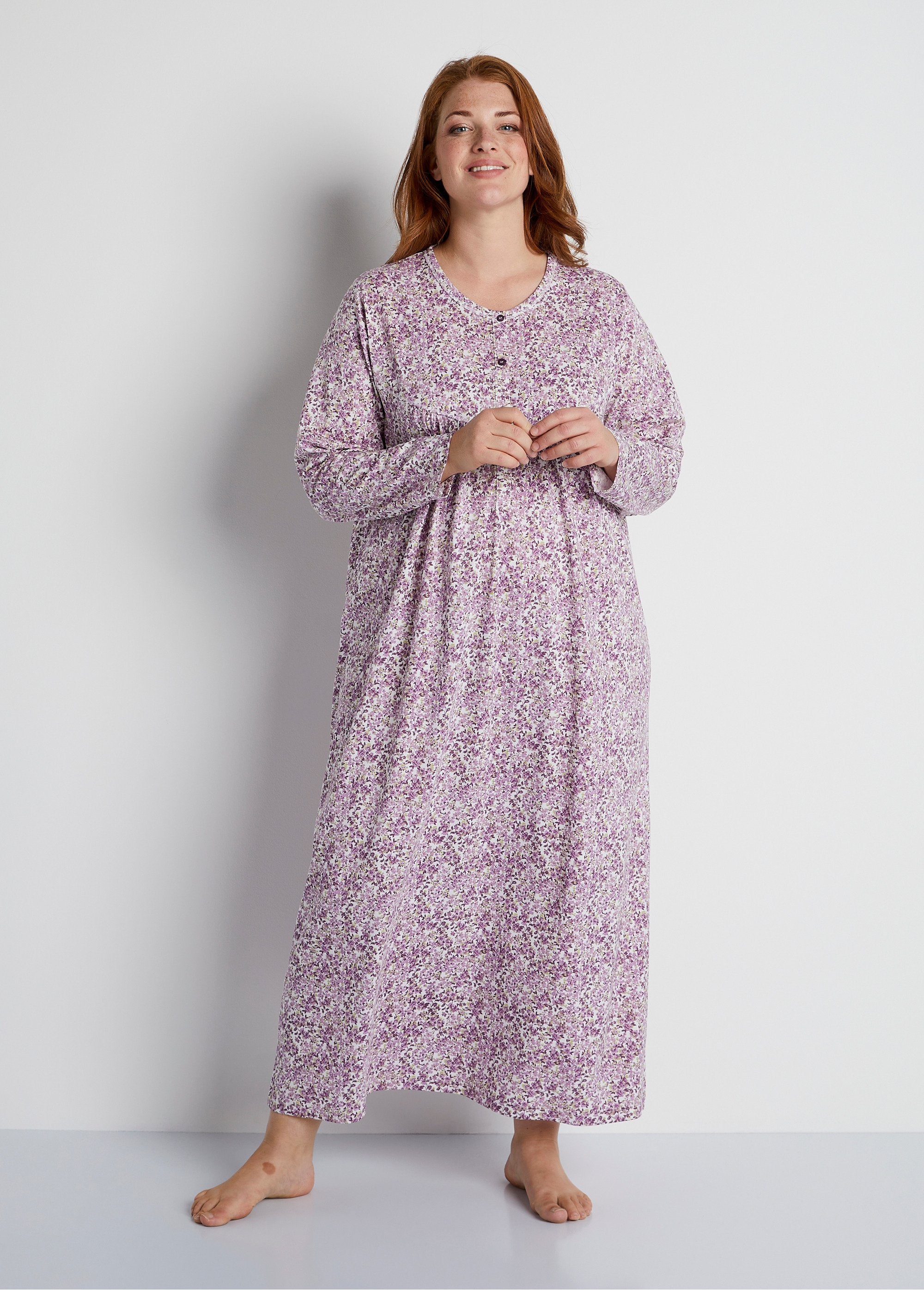 Long_printed_cotton_nightgown_Plum_print_FA1_curvy