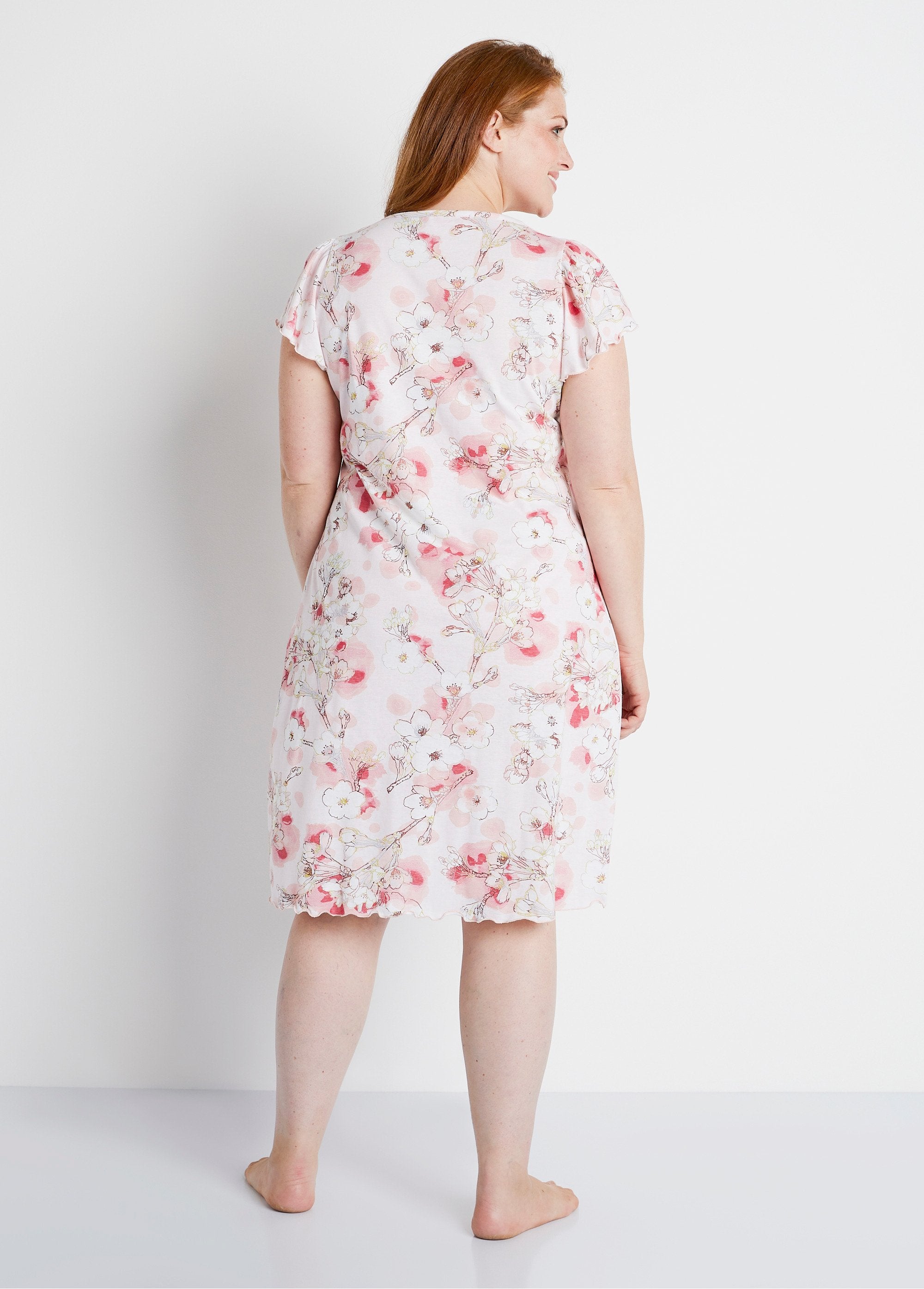 Mid-length_short-sleeved_nightgown_Pink_print_DO1_curvy