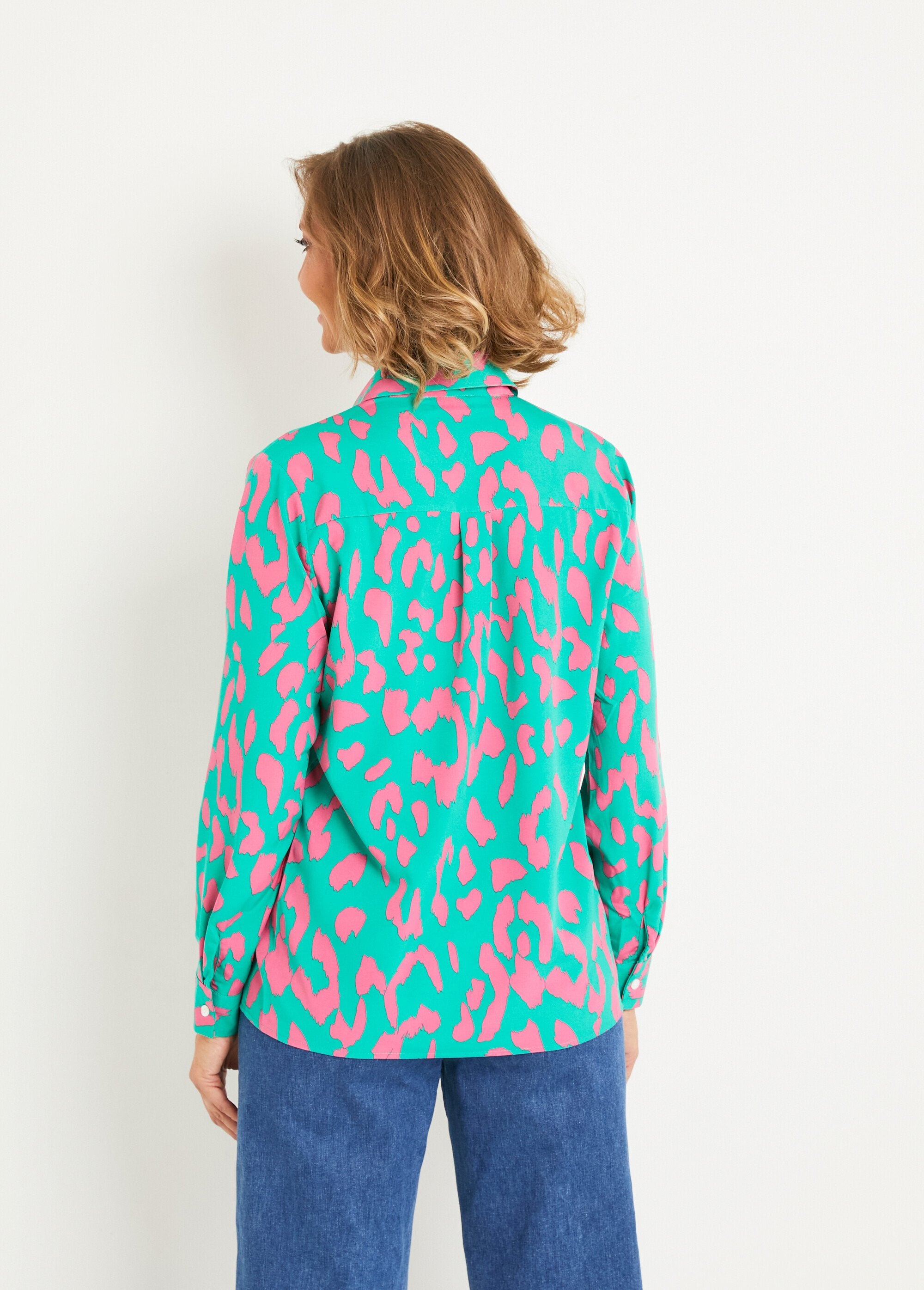 Contrasting_graphic_print_blouse_Green_and_pink_DO1_slim