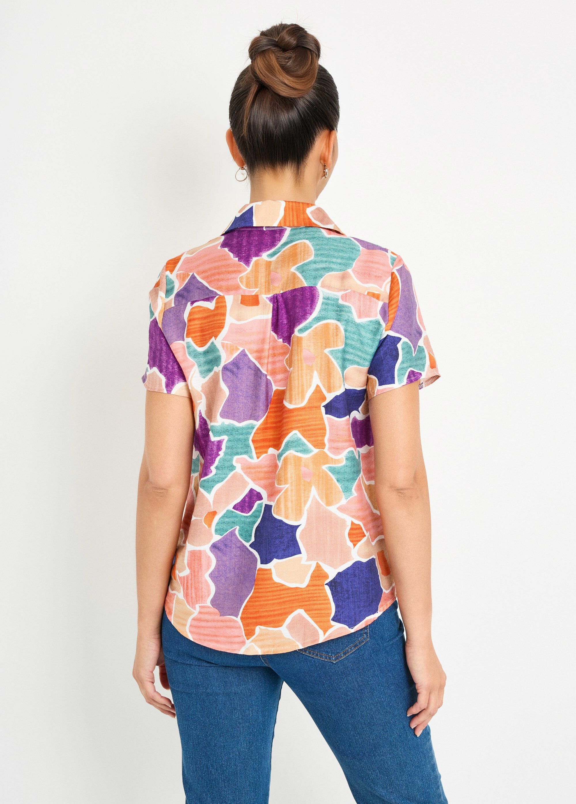 Short-sleeved_abstract_pattern_blouse_Orange_and_purple_DO1_slim