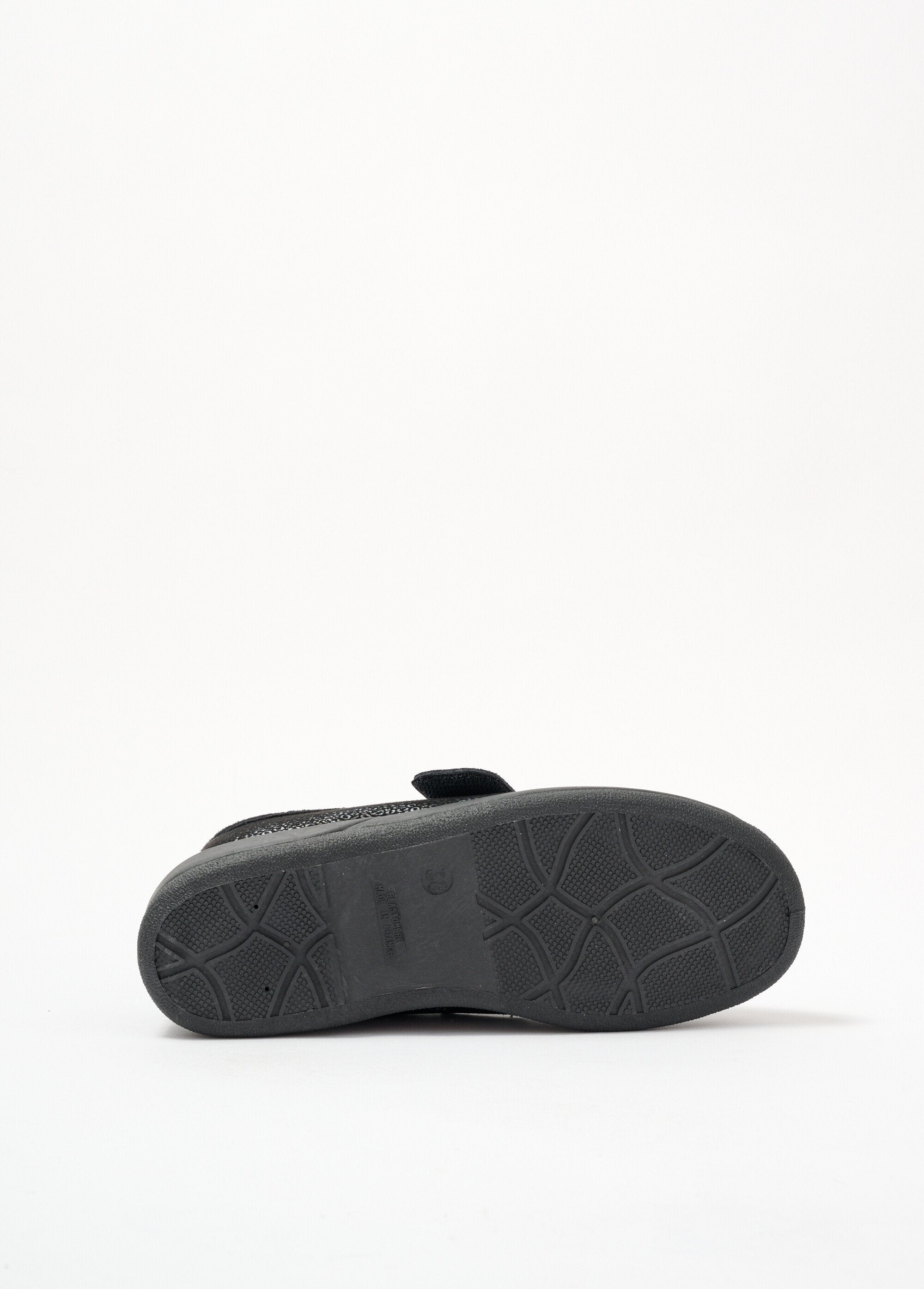 Elasticated_wide-width_velcro_Derbies_Black_UN1_slim