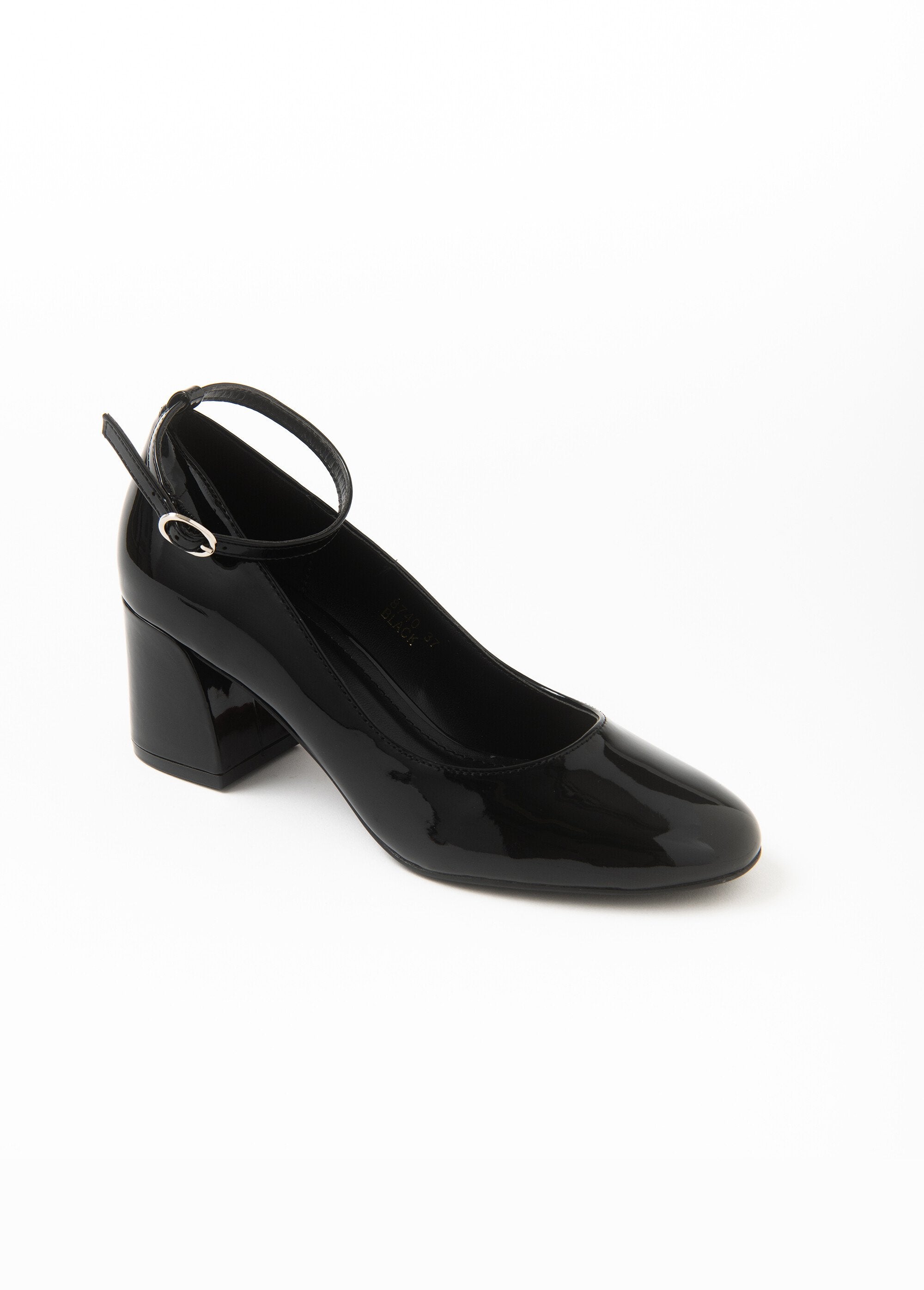 Patent_pumps_with_ankle_strap_heel_Black_varnish__FA1_slim