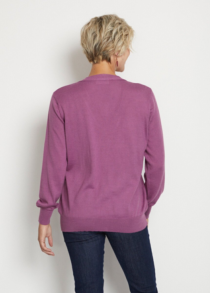 Buttoned_V-neck_cardigan_with_merino_wool_Violin_DO1_slim