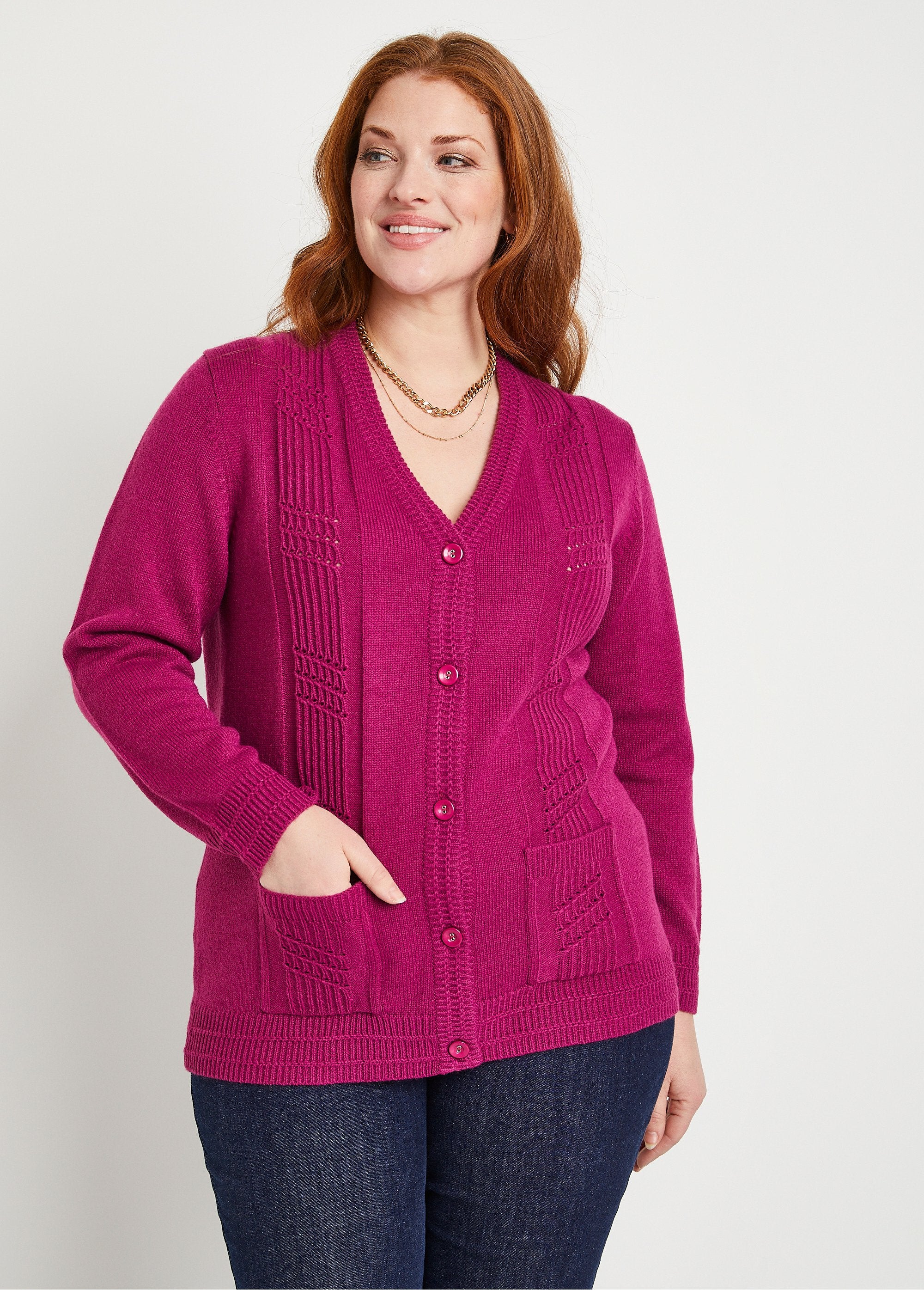 Long-sleeved_buttoned_cardigan_Cassis_FA1_curvy