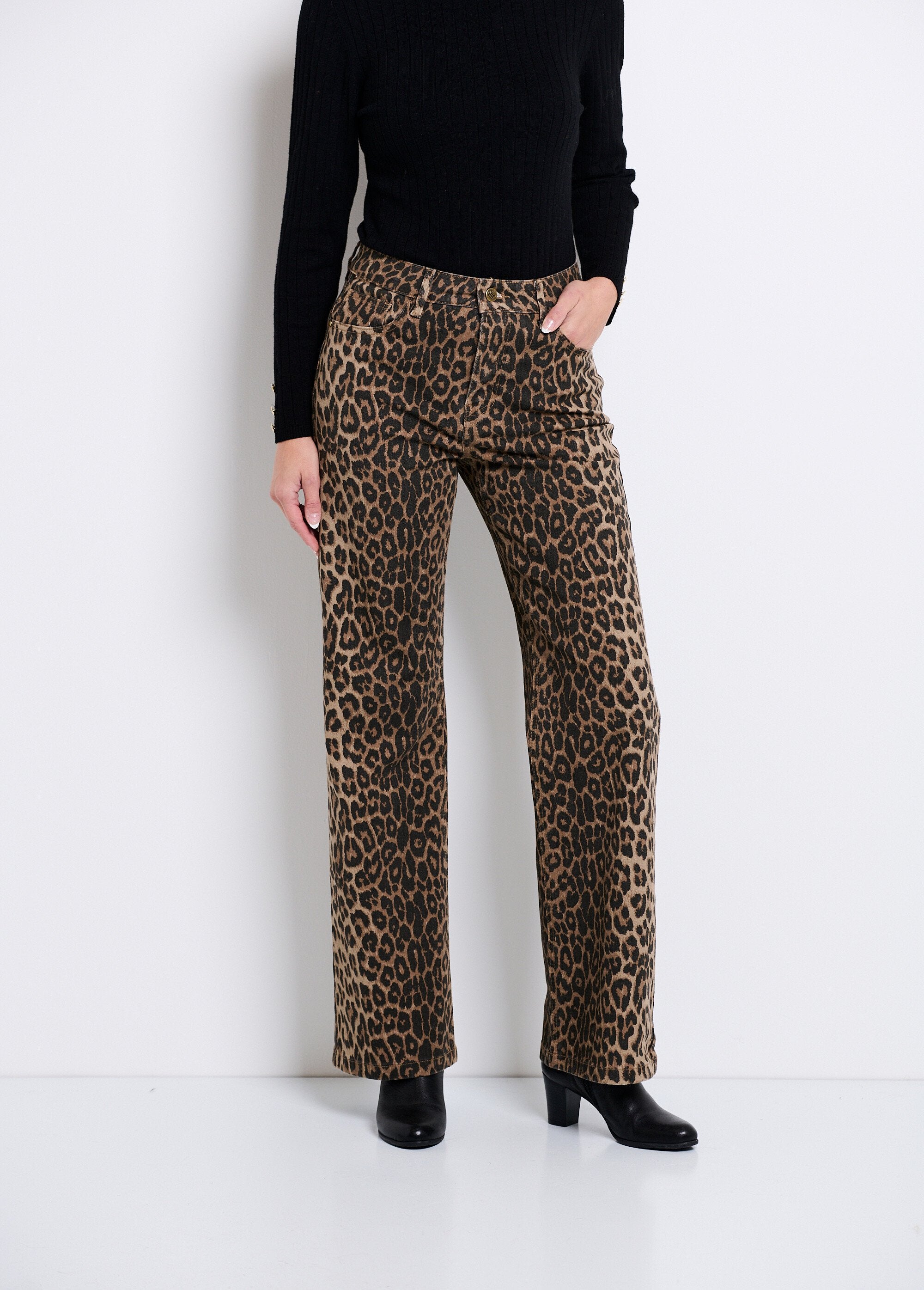 5-pocket_straight_leopard_print_jeans_Leopard_FA1_slim