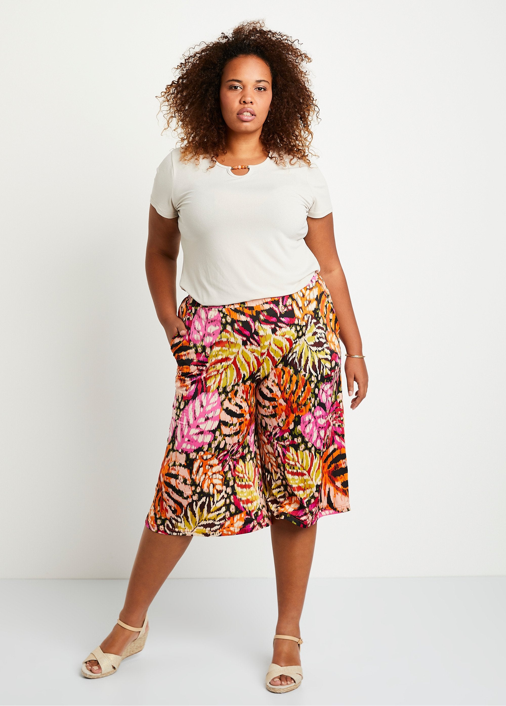 Loose_printed_elasticated_waist_culottes_Pink_and_green_SF1_curvy