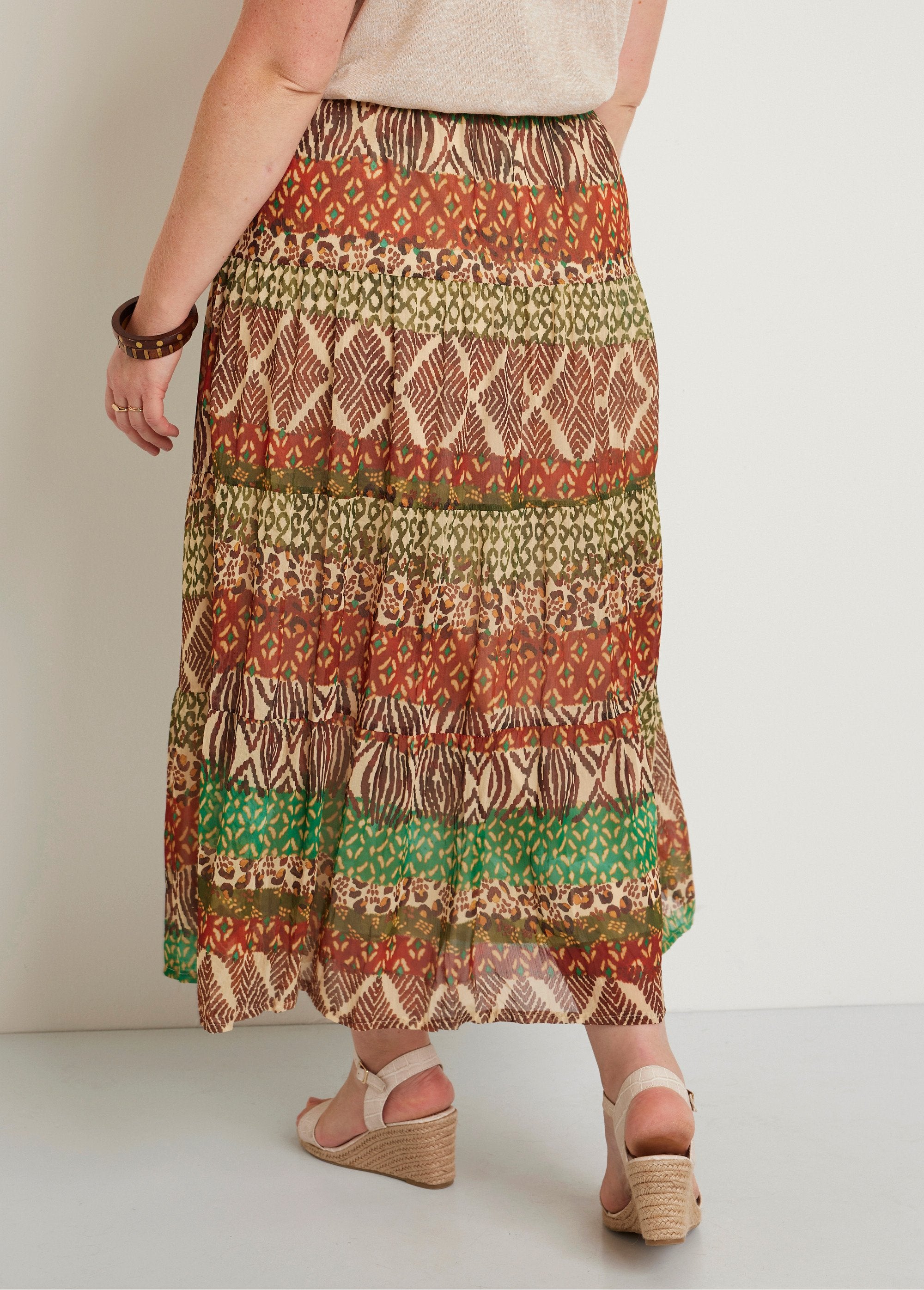 Long_flared_skirt_with_printed_veil_Brown_and_green_DO1_curvy