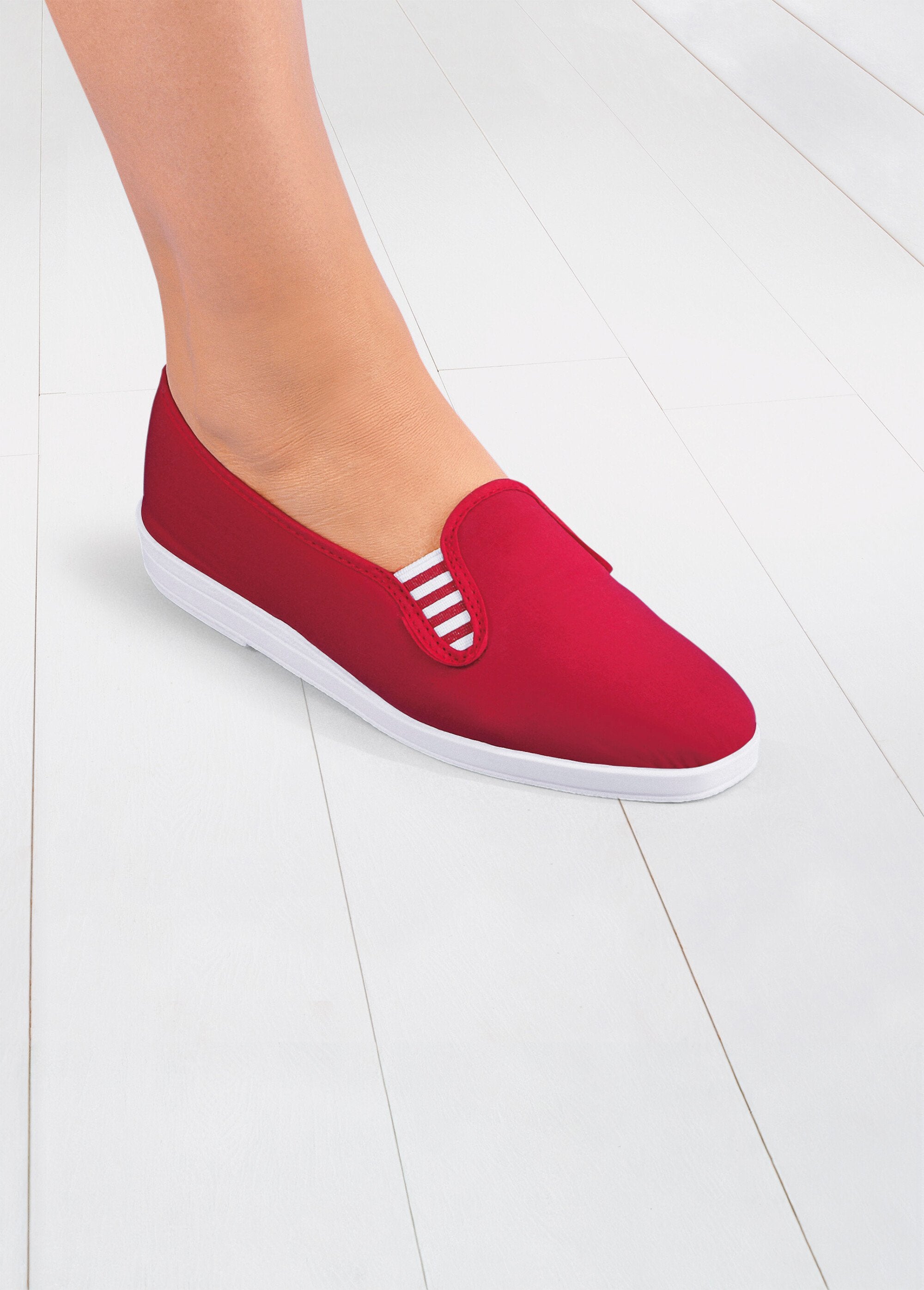 Comfort_width_canvas_moccasins_Red_SF1_slim