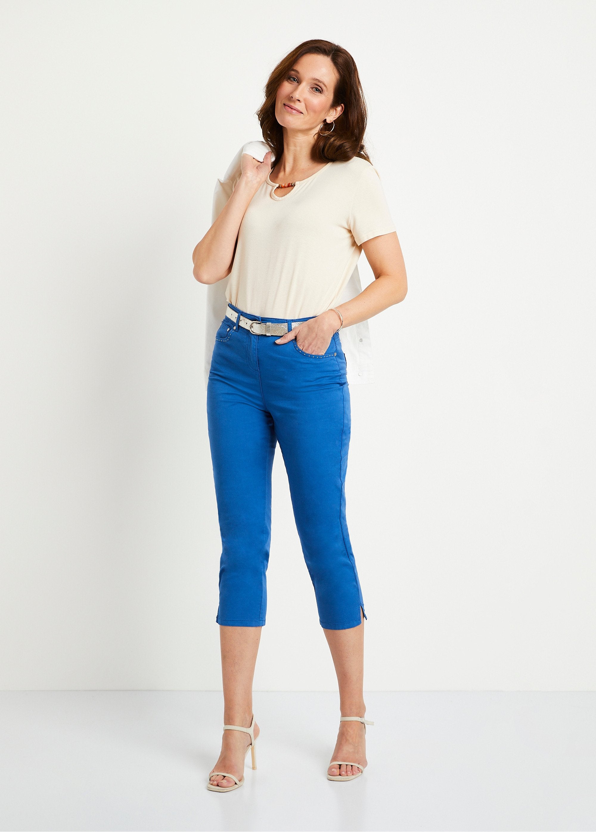 Cropped_trousers_with_elasticated_belt_and_5_pockets_Hard_blue_SF1_slim