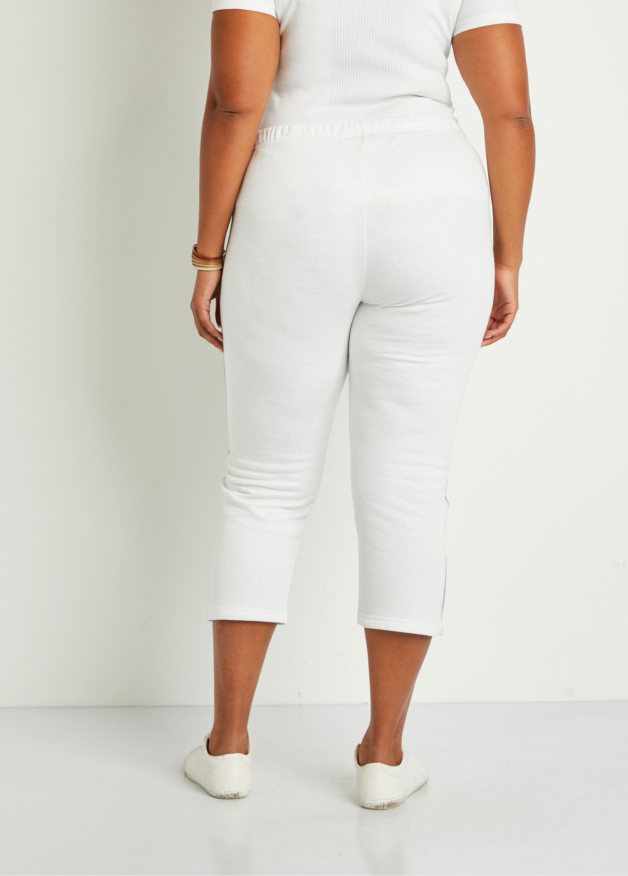 Elasticated_waistband_fleece_lounge_shorts_White_DO1_curvy