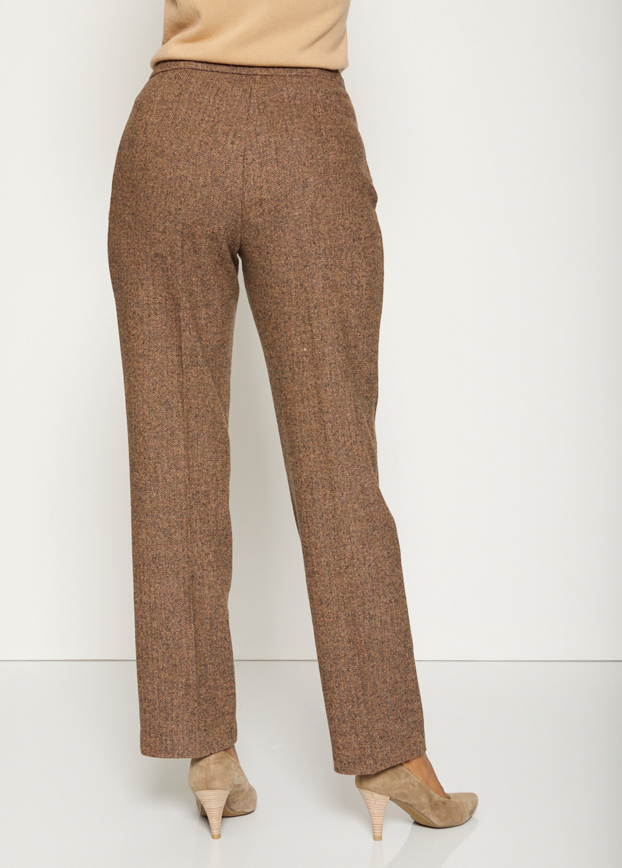 Straight_herringbone_or_heather_pants_with_70_cm_inseam_Brown_chevrons_DO1_slim