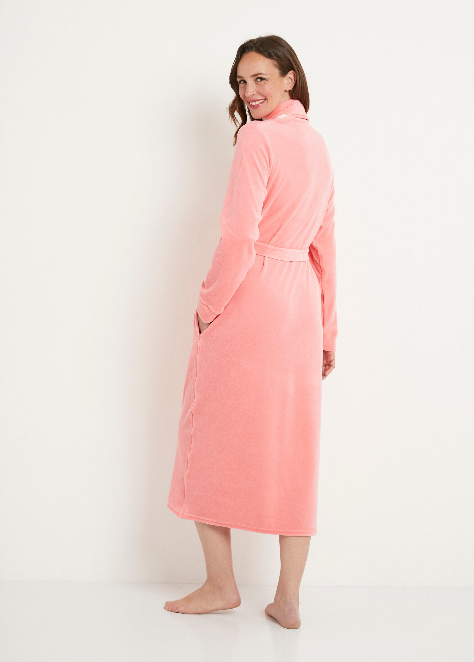 Long_shawl-collared_plain_velvet_bathrobe_Pink_DO1_slim