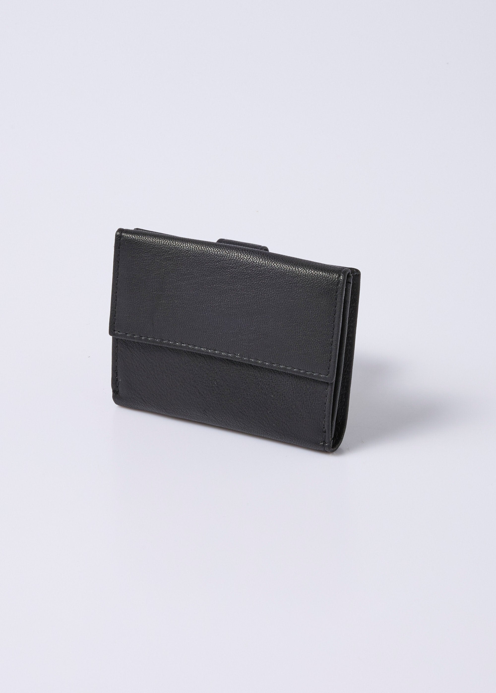 Extra_slim_leather_wallet_Black_DO1_slim